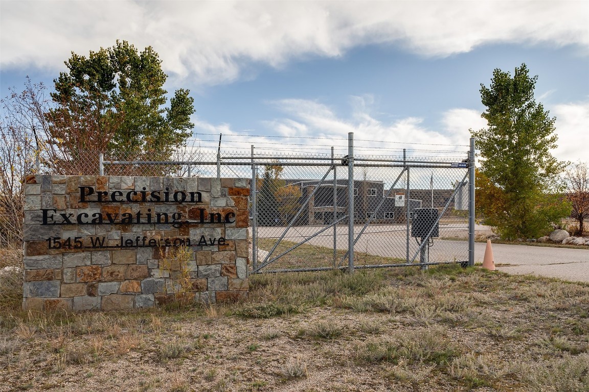 1545 W Jefferson AVENUE 1