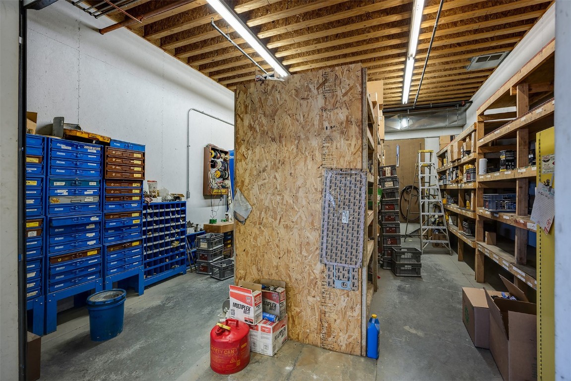 1545 W Jefferson AVENUE 1