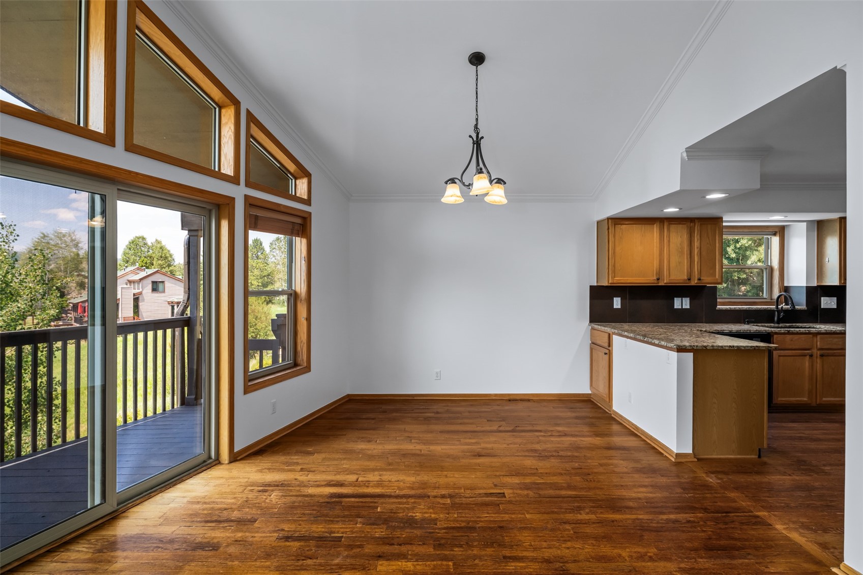 568 Tamarack DRIVE