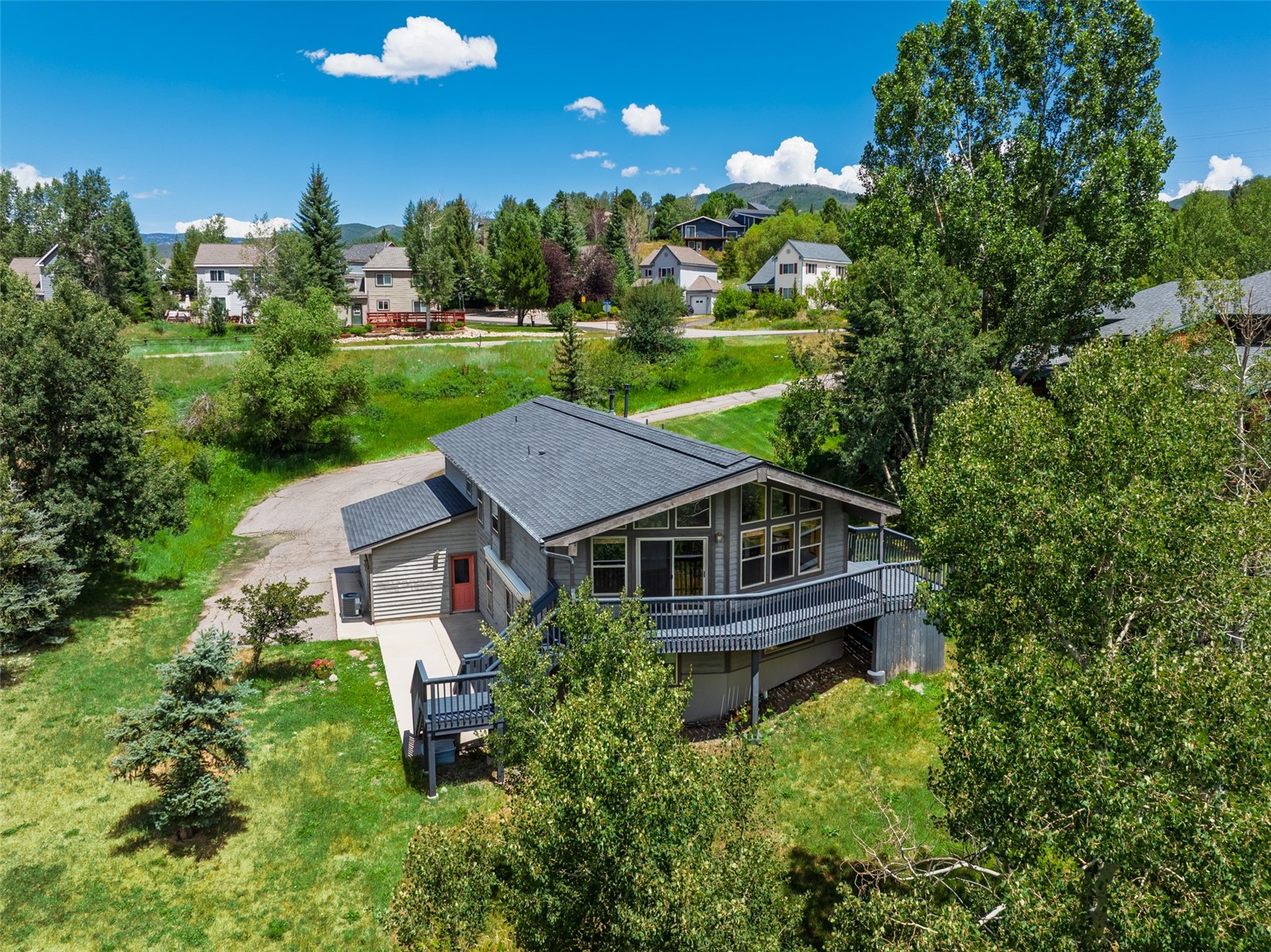 568 Tamarack DRIVE