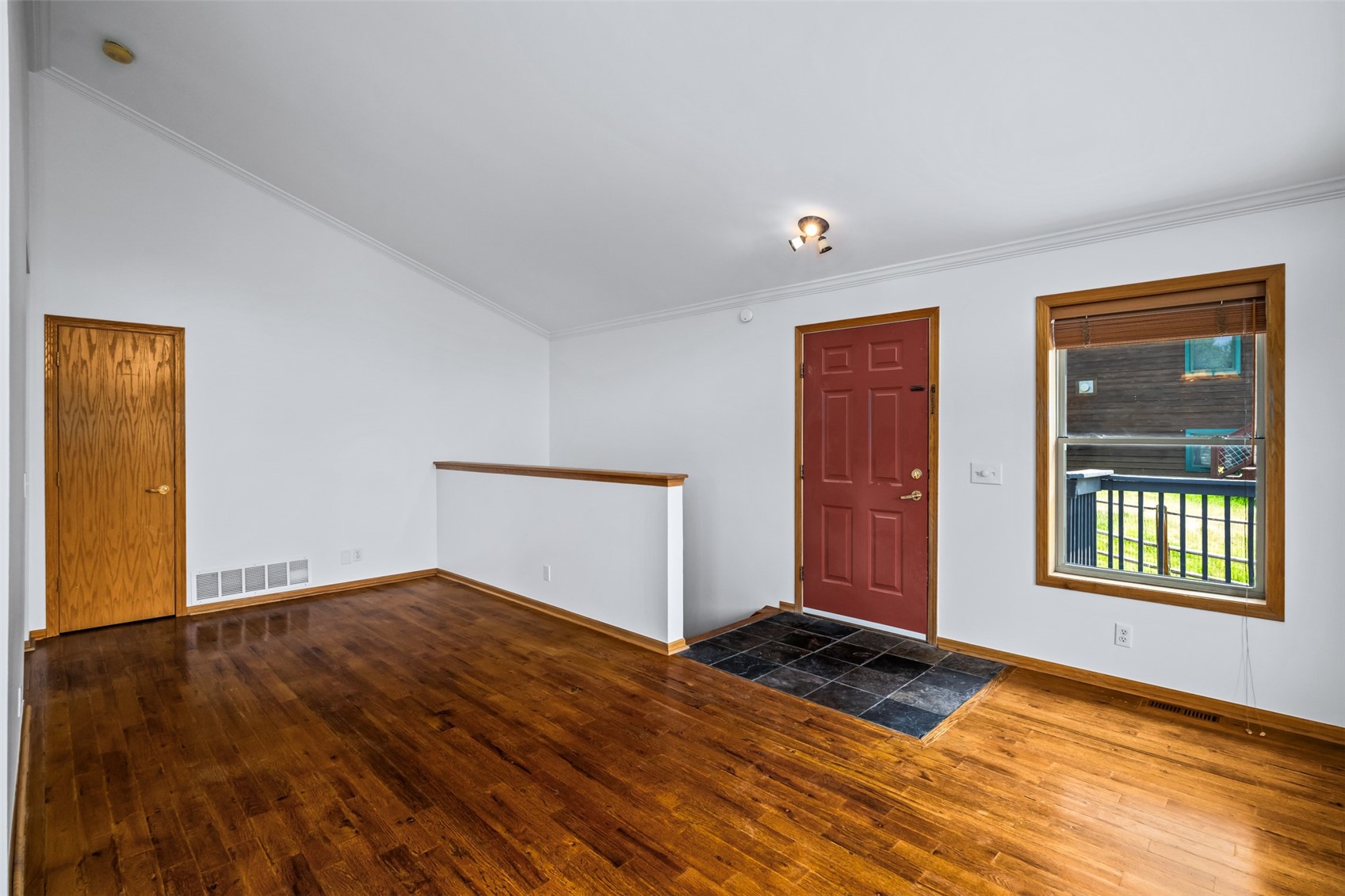 568 Tamarack DRIVE