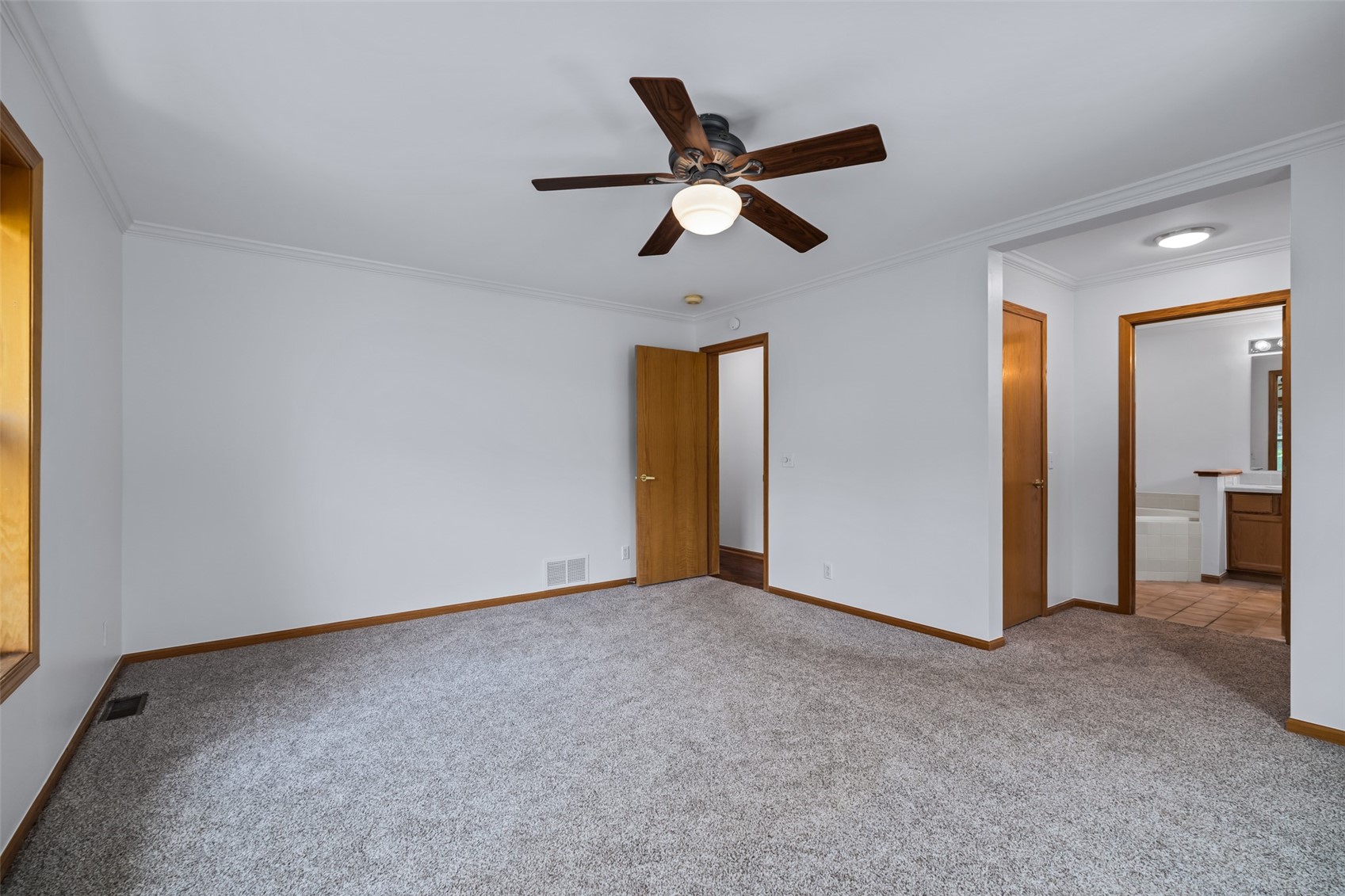 568 Tamarack DRIVE