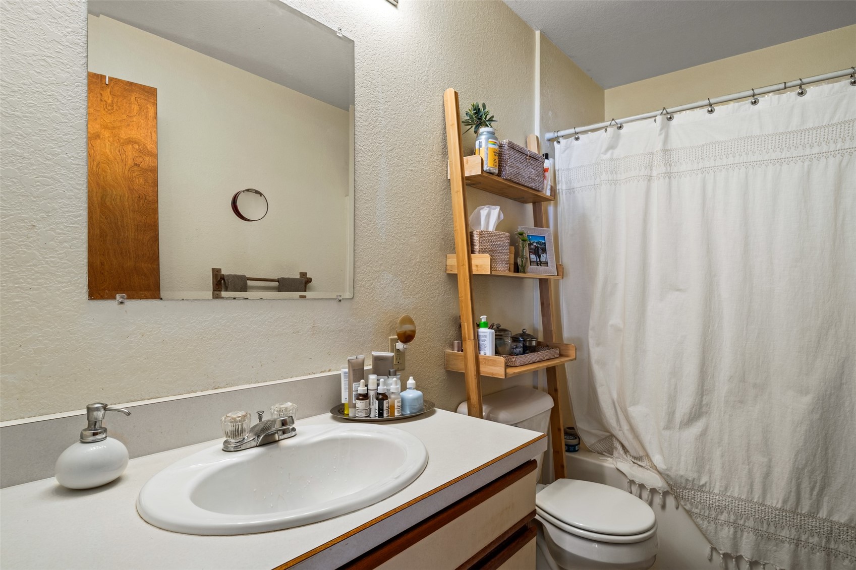 568 Tamarack DRIVE
