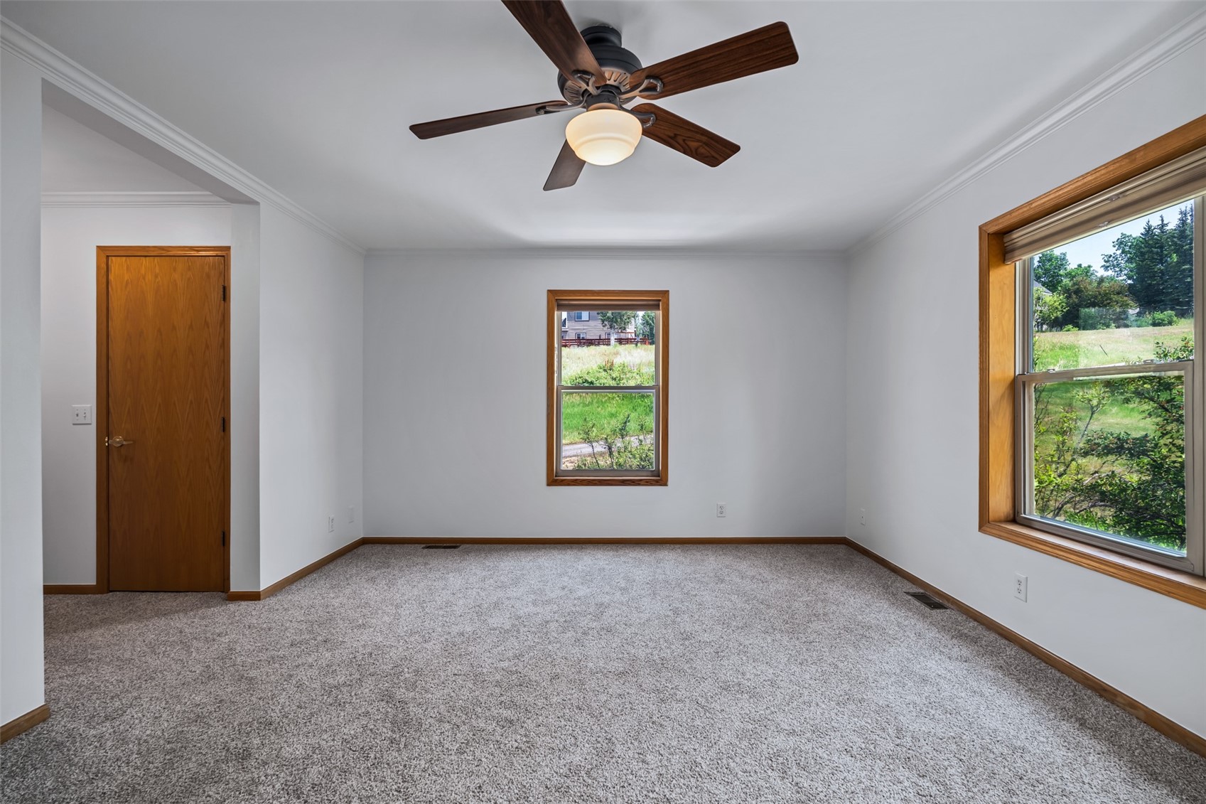 568 Tamarack DRIVE