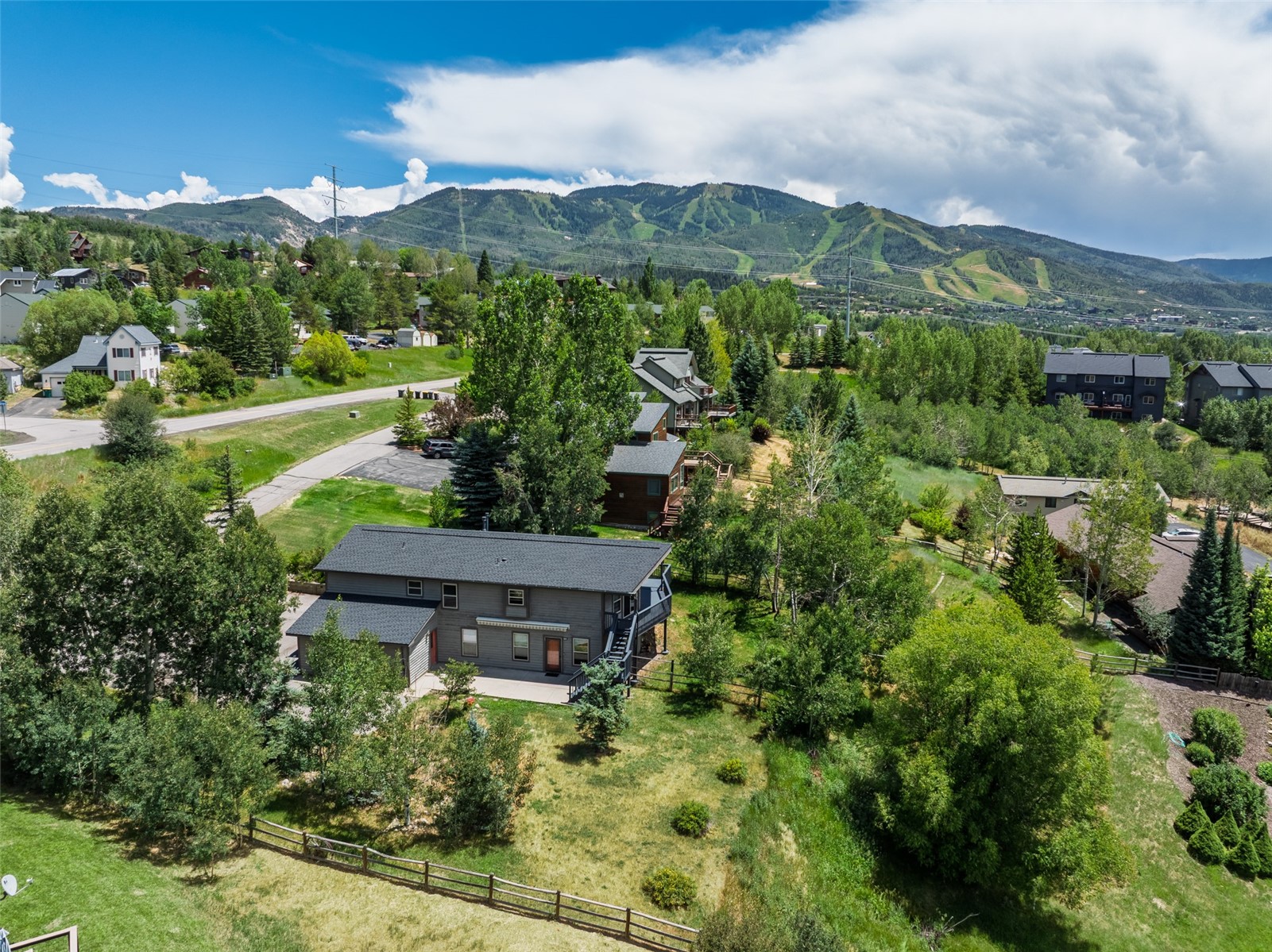 568 Tamarack DRIVE