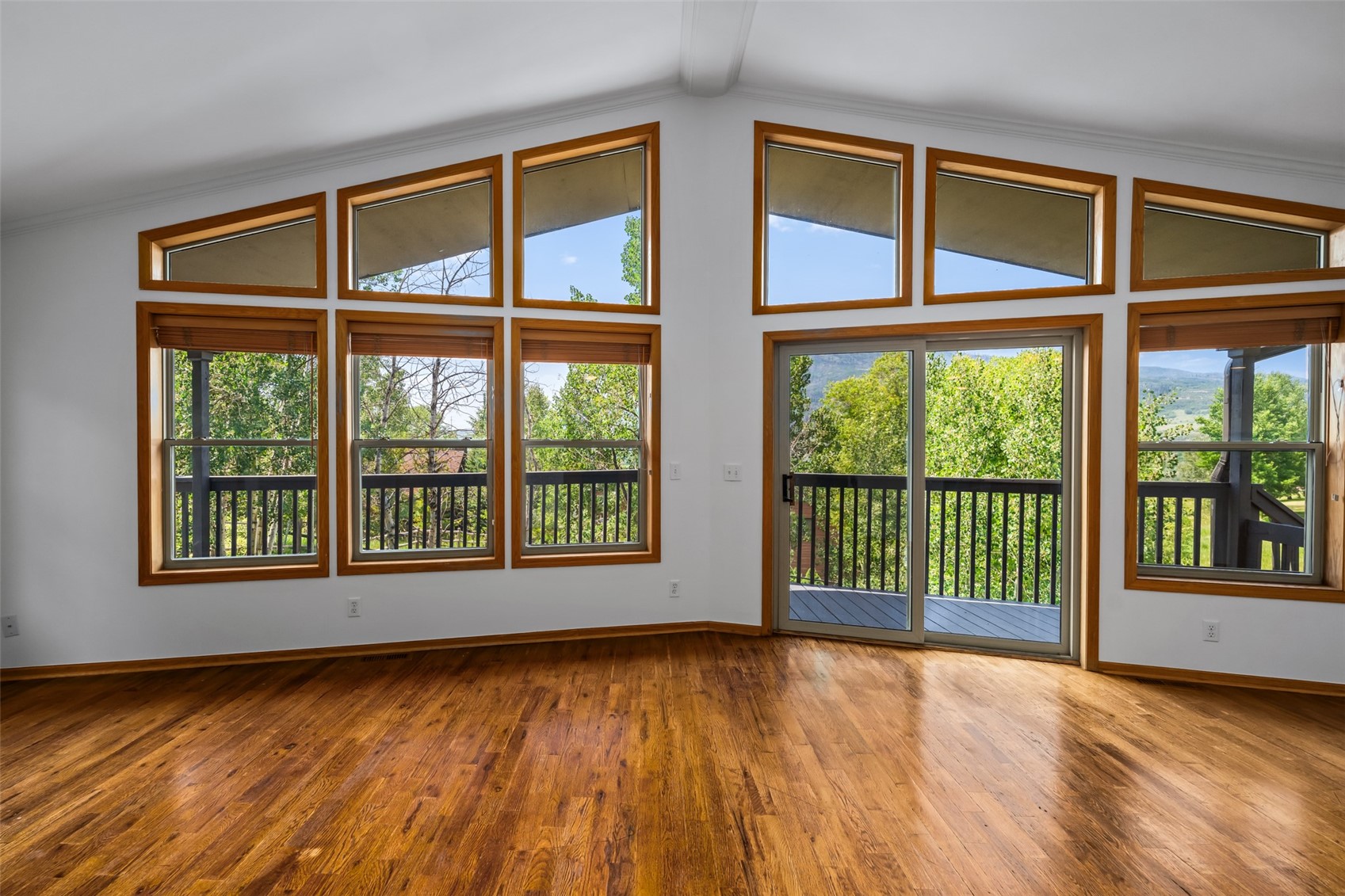 568 Tamarack DRIVE