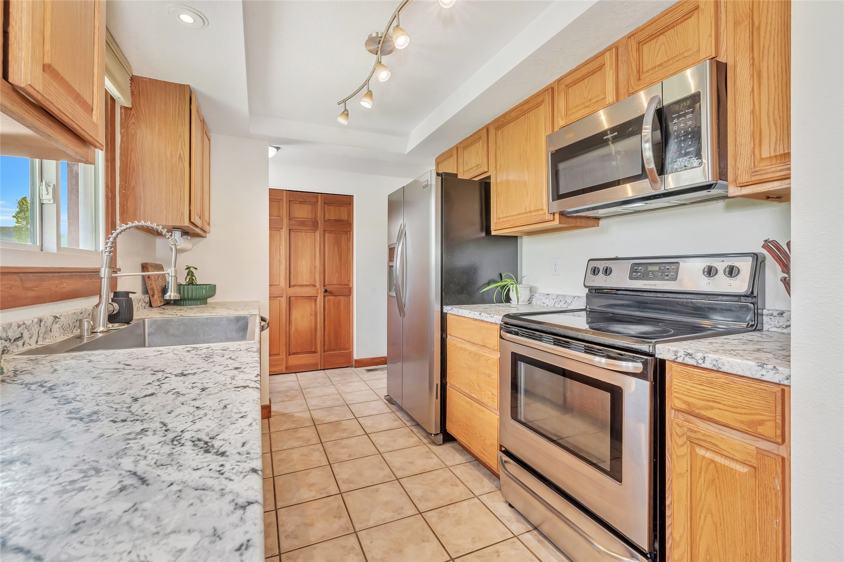40550 Galley