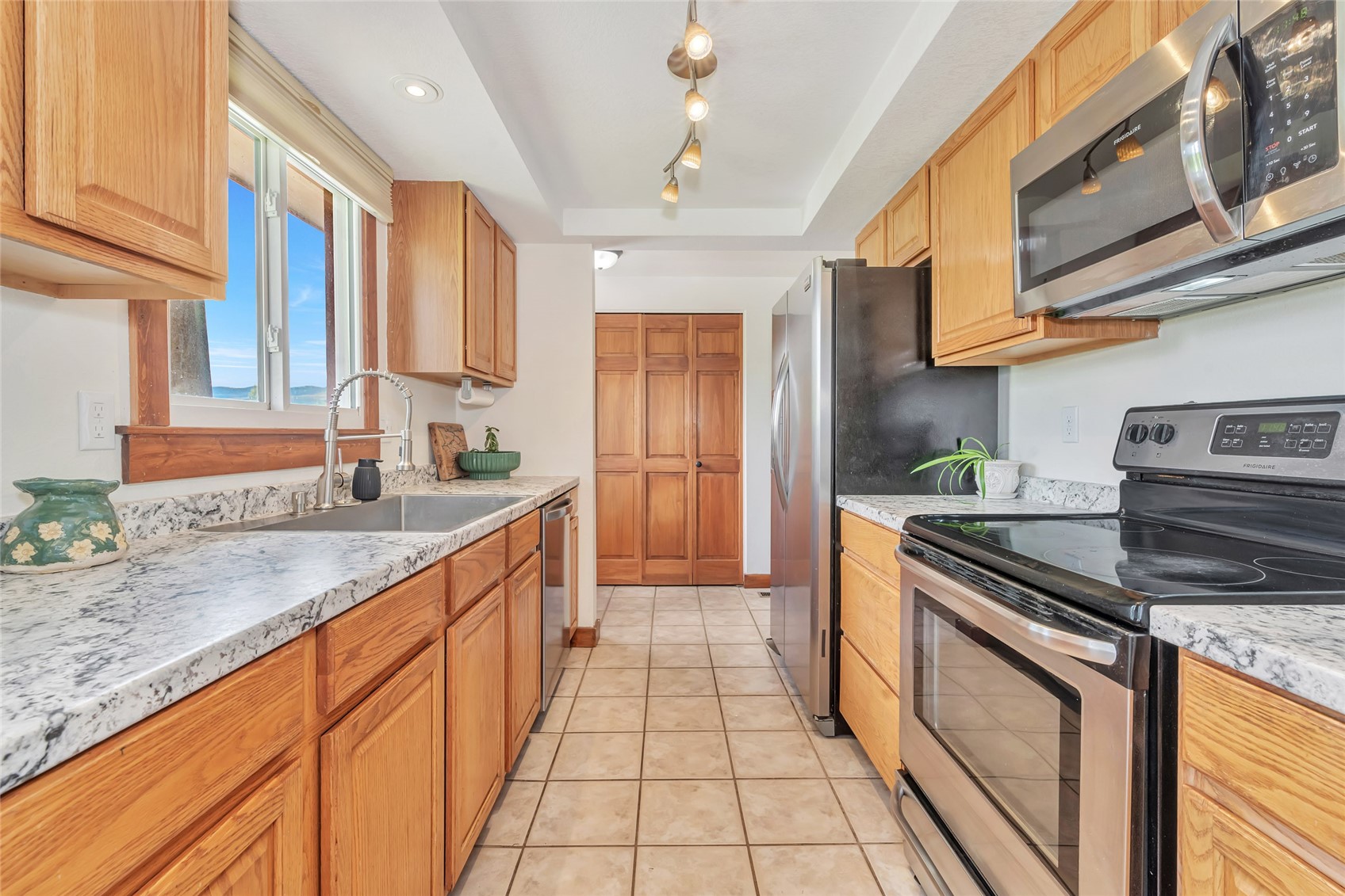 40550 Galley