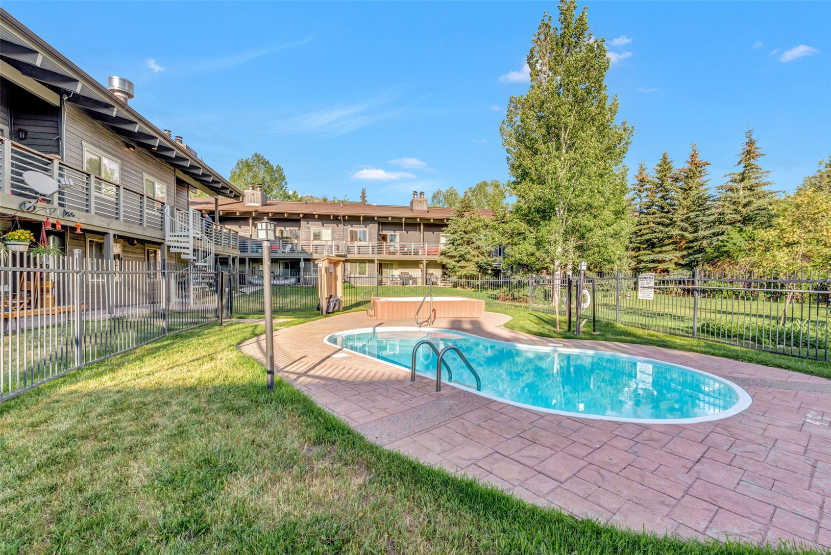 1335 Walton Creek ROAD 27