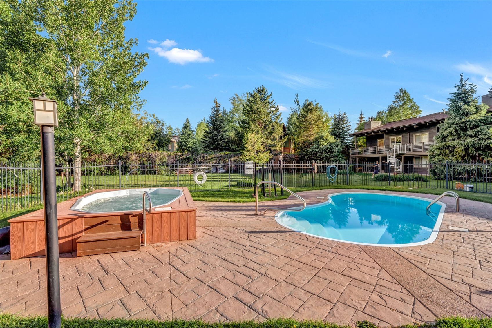 1335 Walton Creek ROAD 27