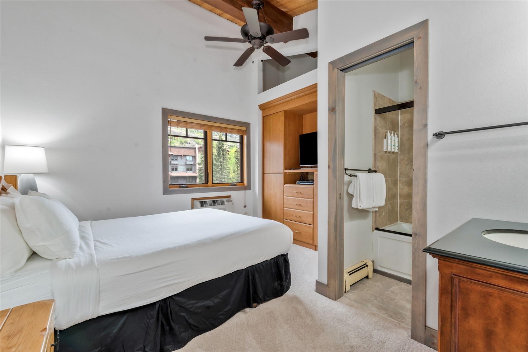 2305 Apres Ski WAY 226
