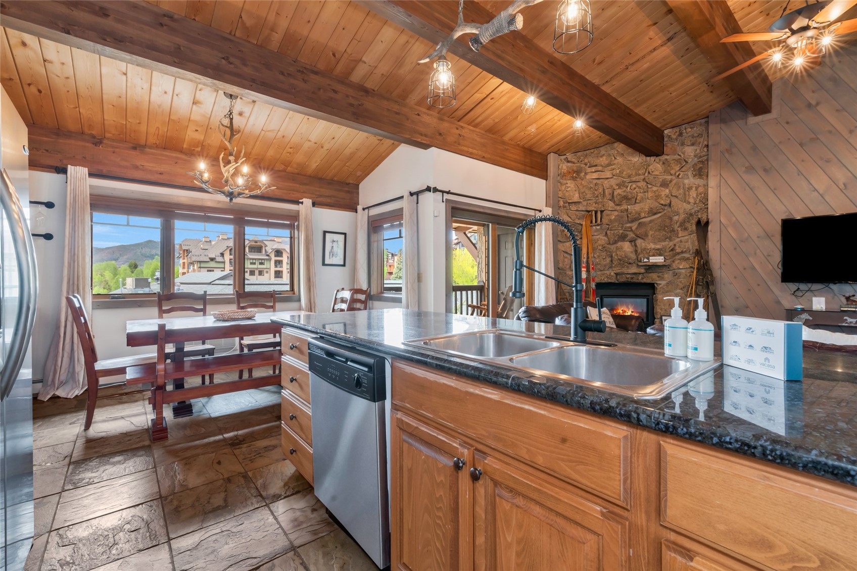 2305 Apres Ski WAY 226