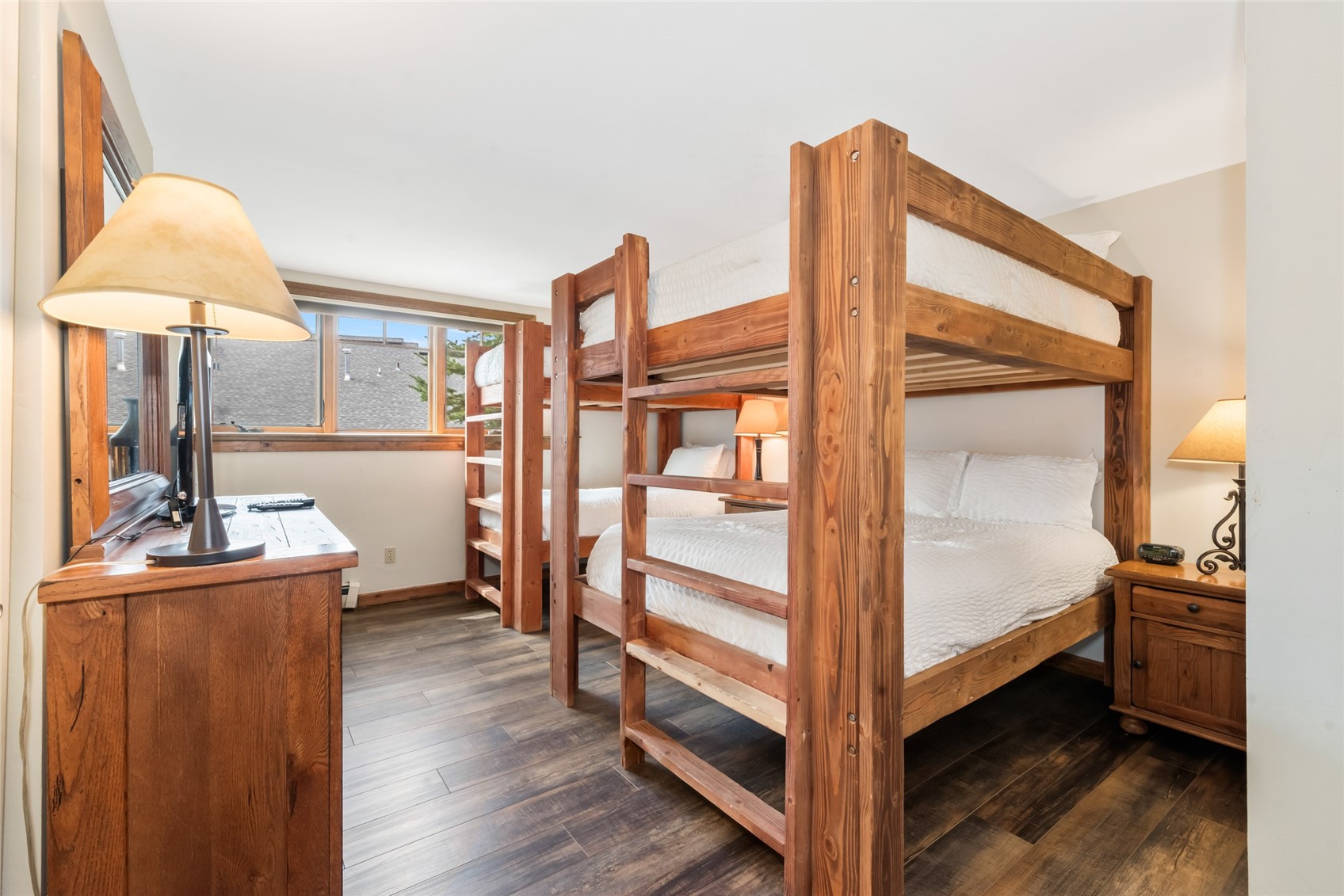 2305 Apres Ski WAY 221