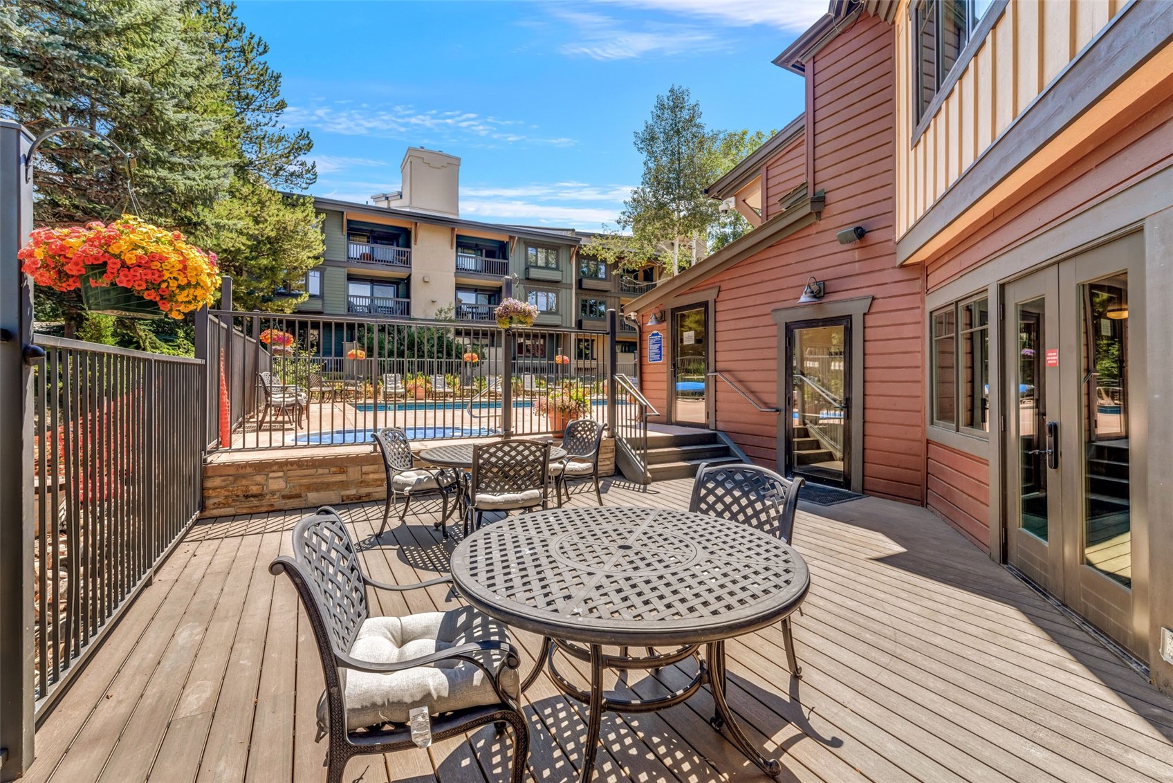 2305 Apres Ski WAY 221
