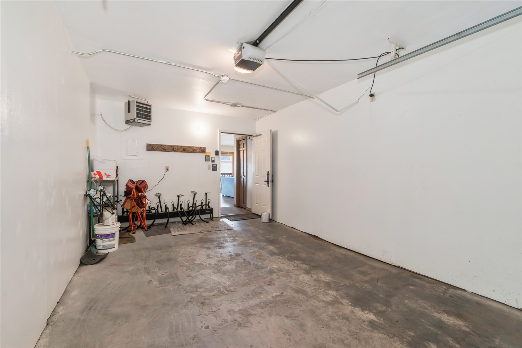 2305 Apres Ski WAY 221