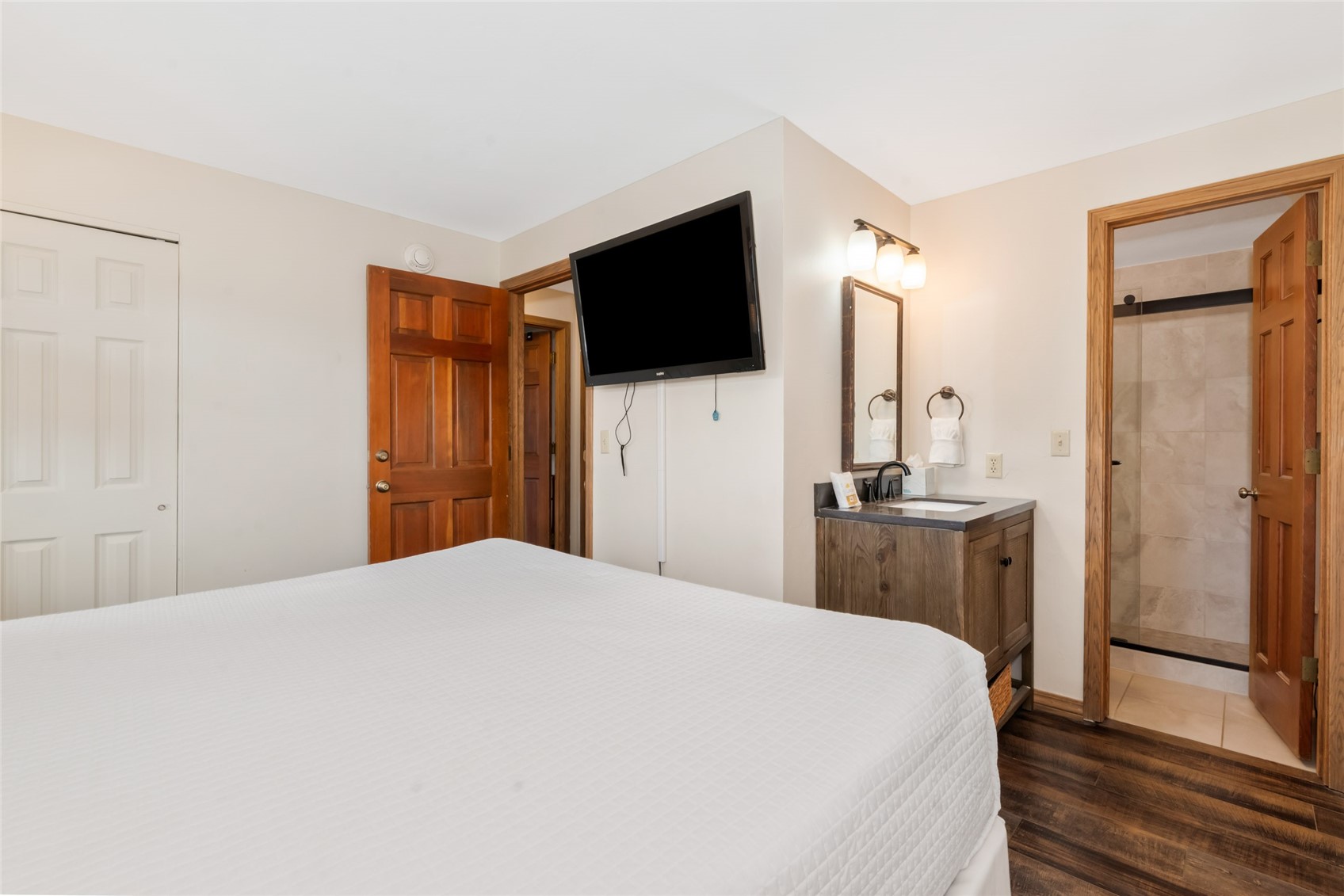2305 Apres Ski WAY 221