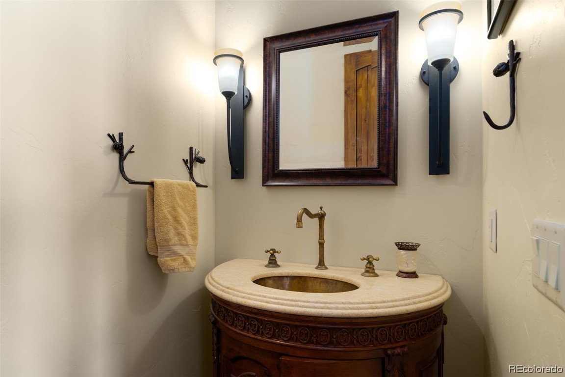 38325 Rollinghills LANE