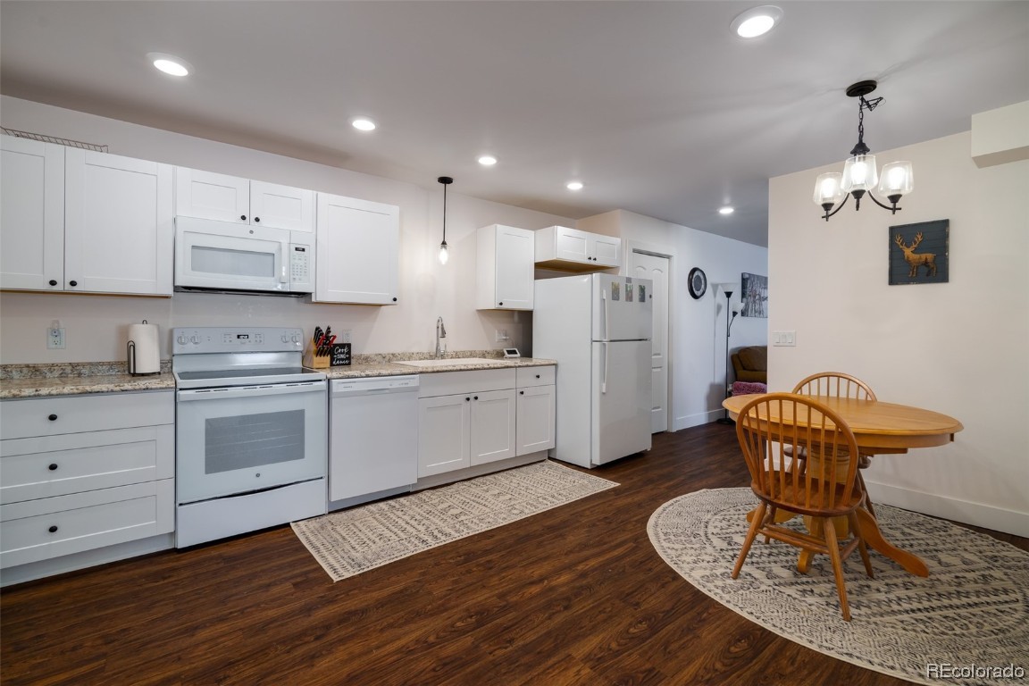 38325 Rollinghills LANE