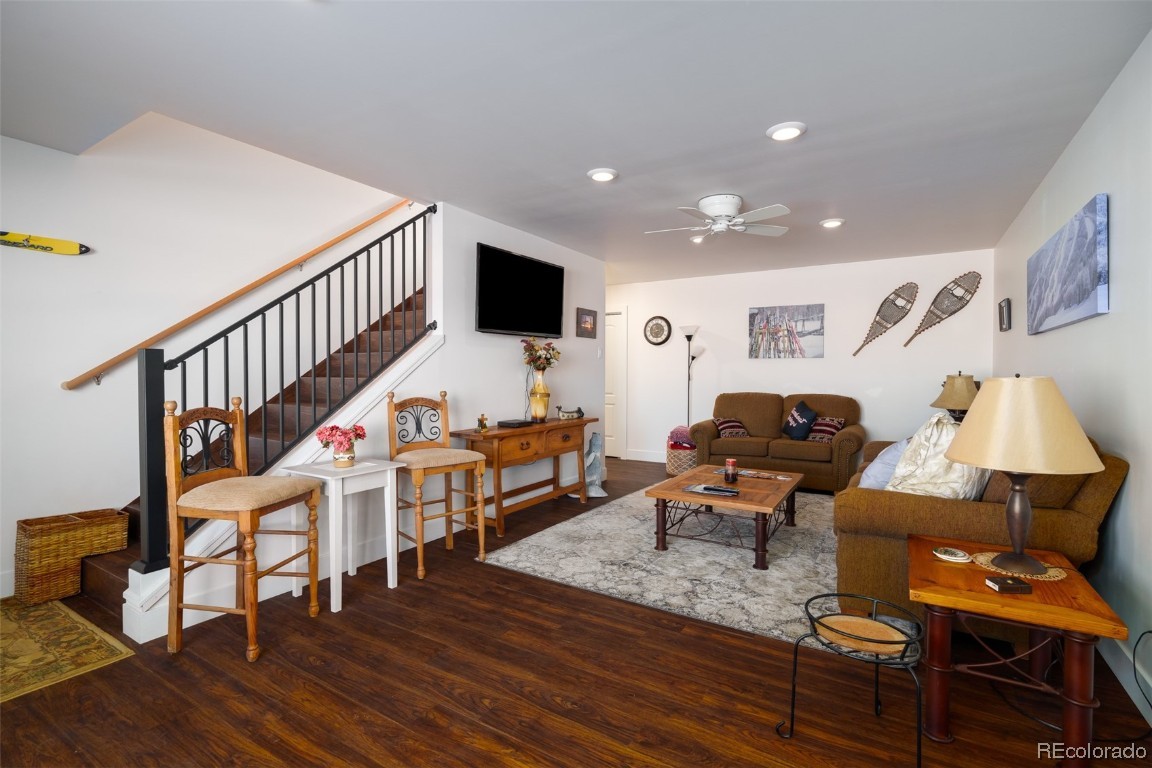 38325 Rollinghills LANE