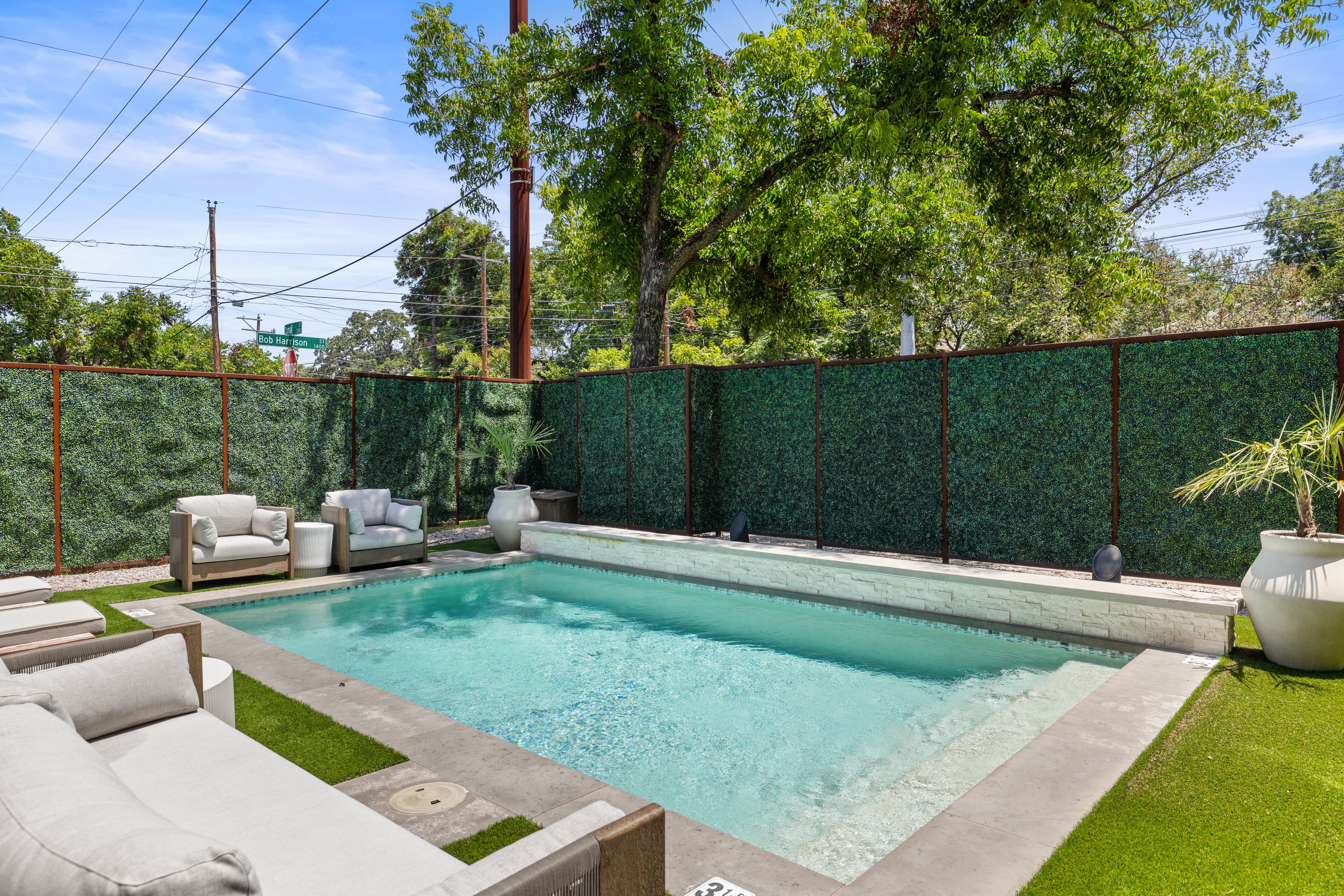 1304 Comal Street 