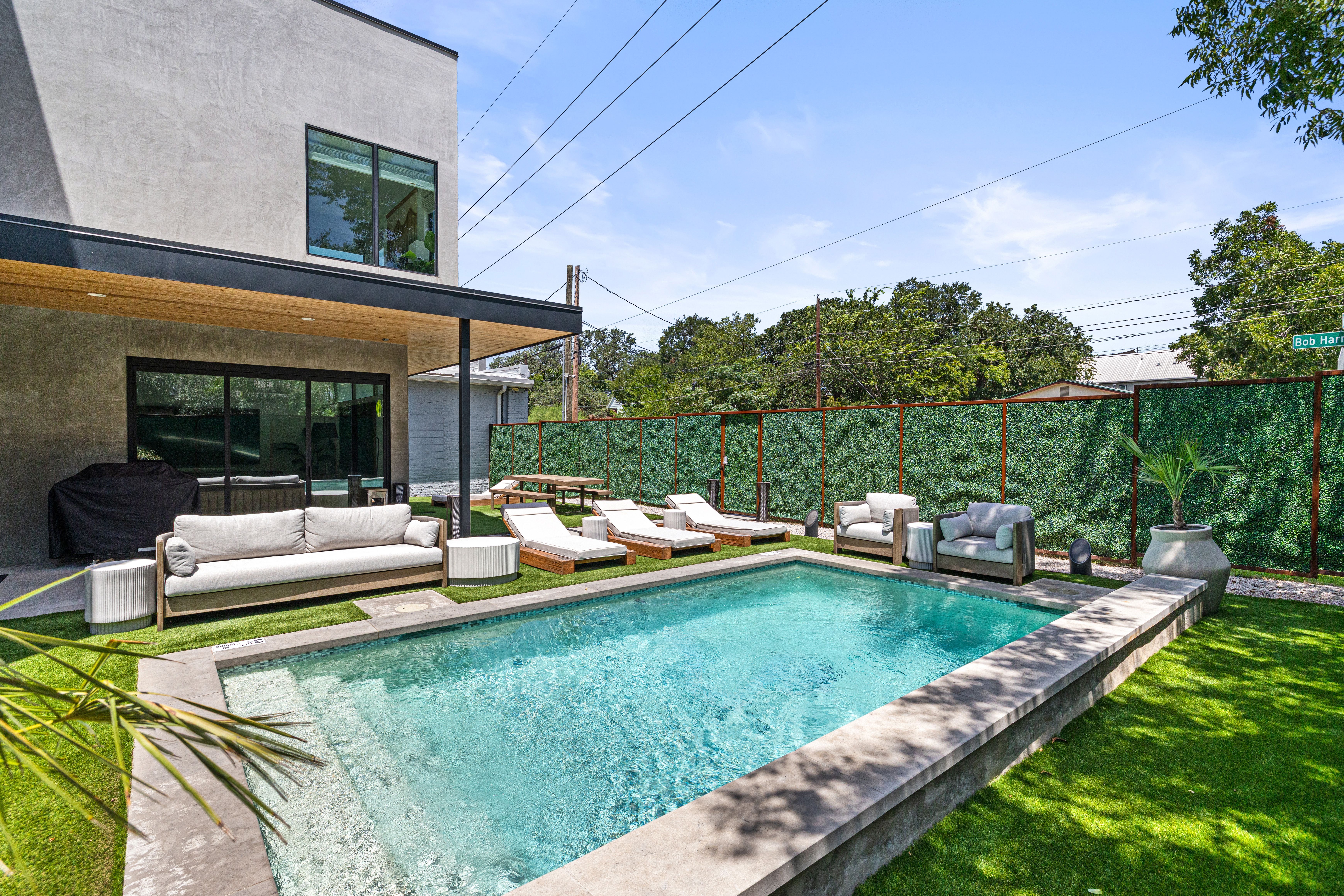 1304 Comal Street 