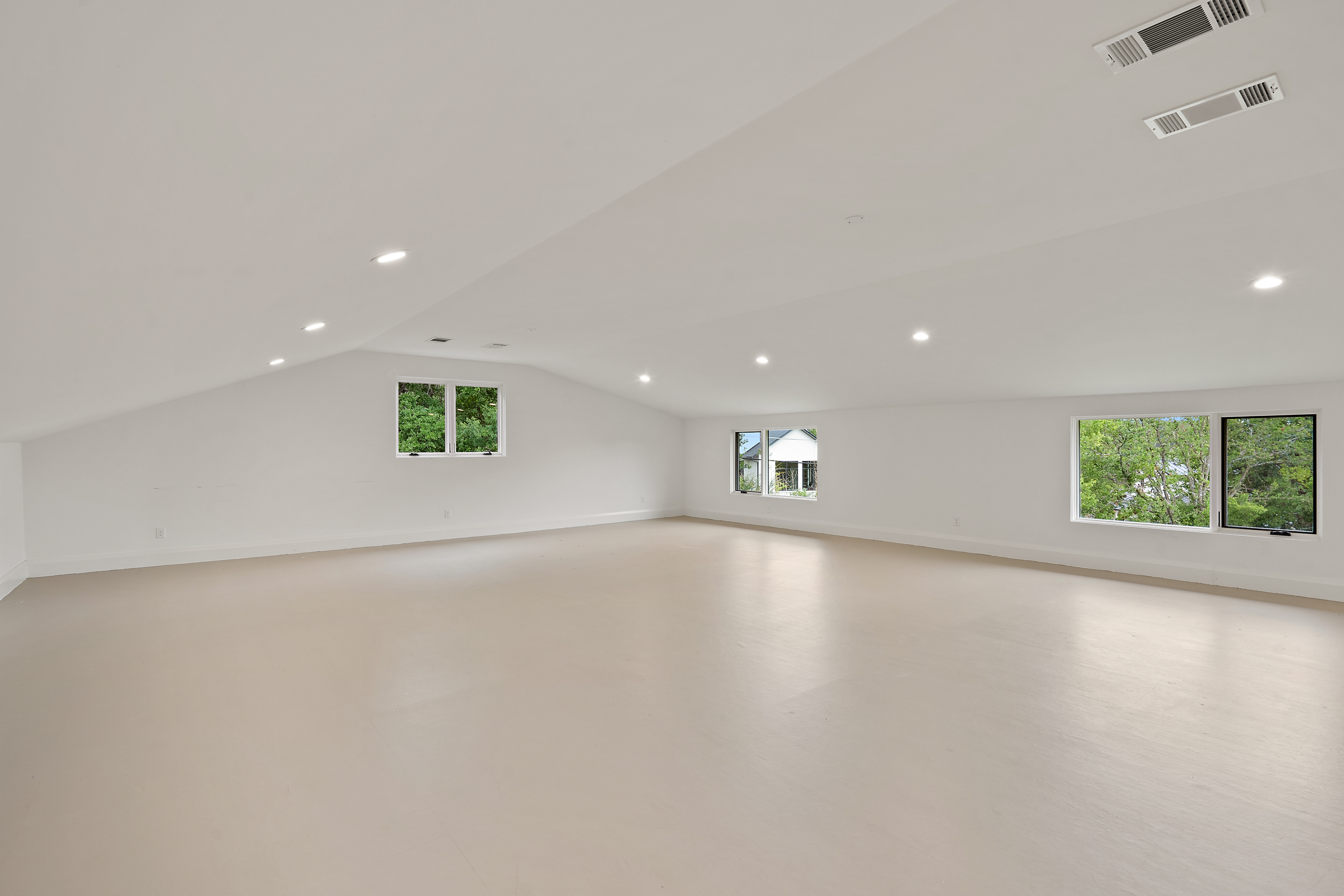 302 Bent Tree Court 