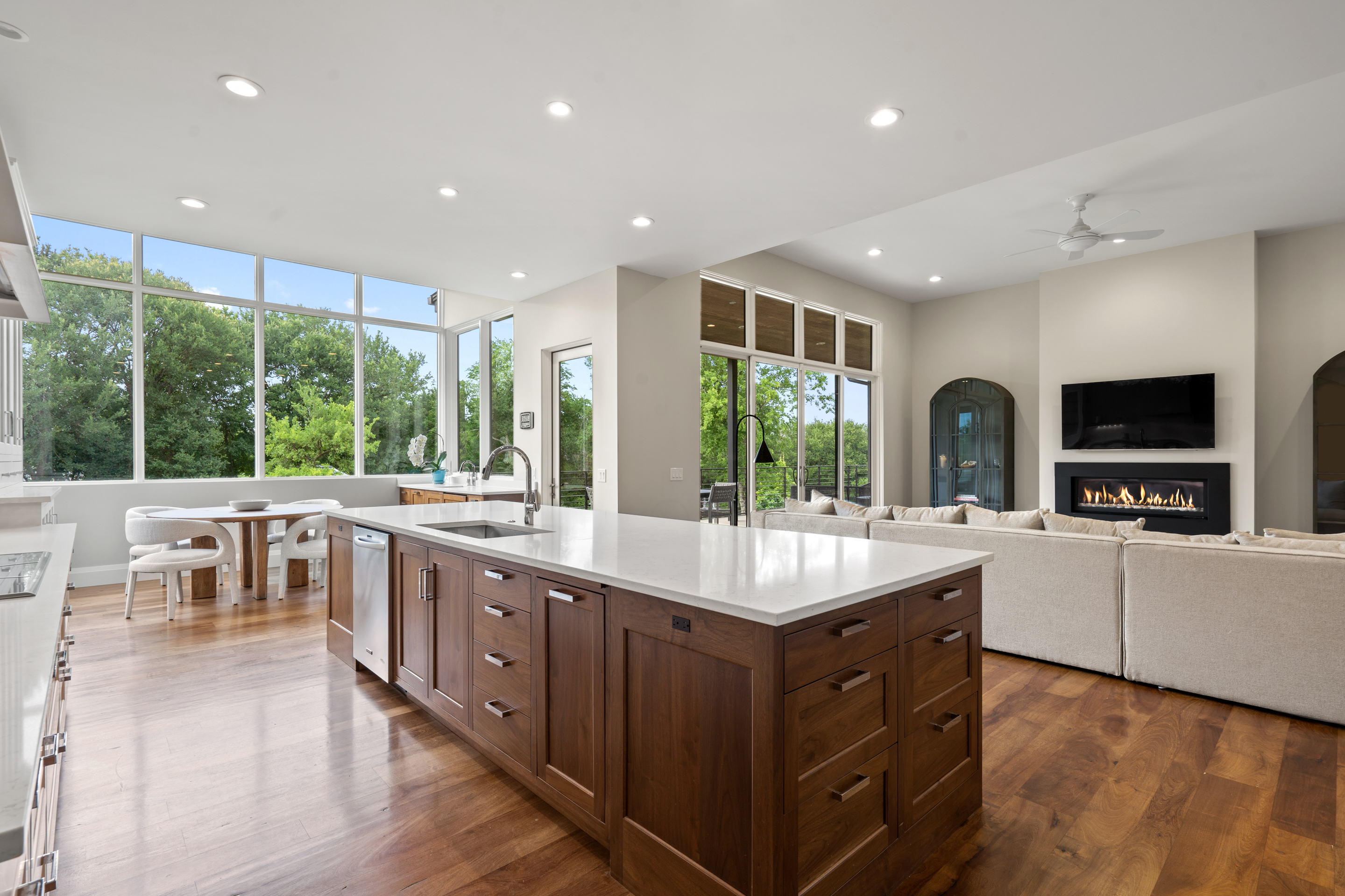 302 Bent Tree Court 