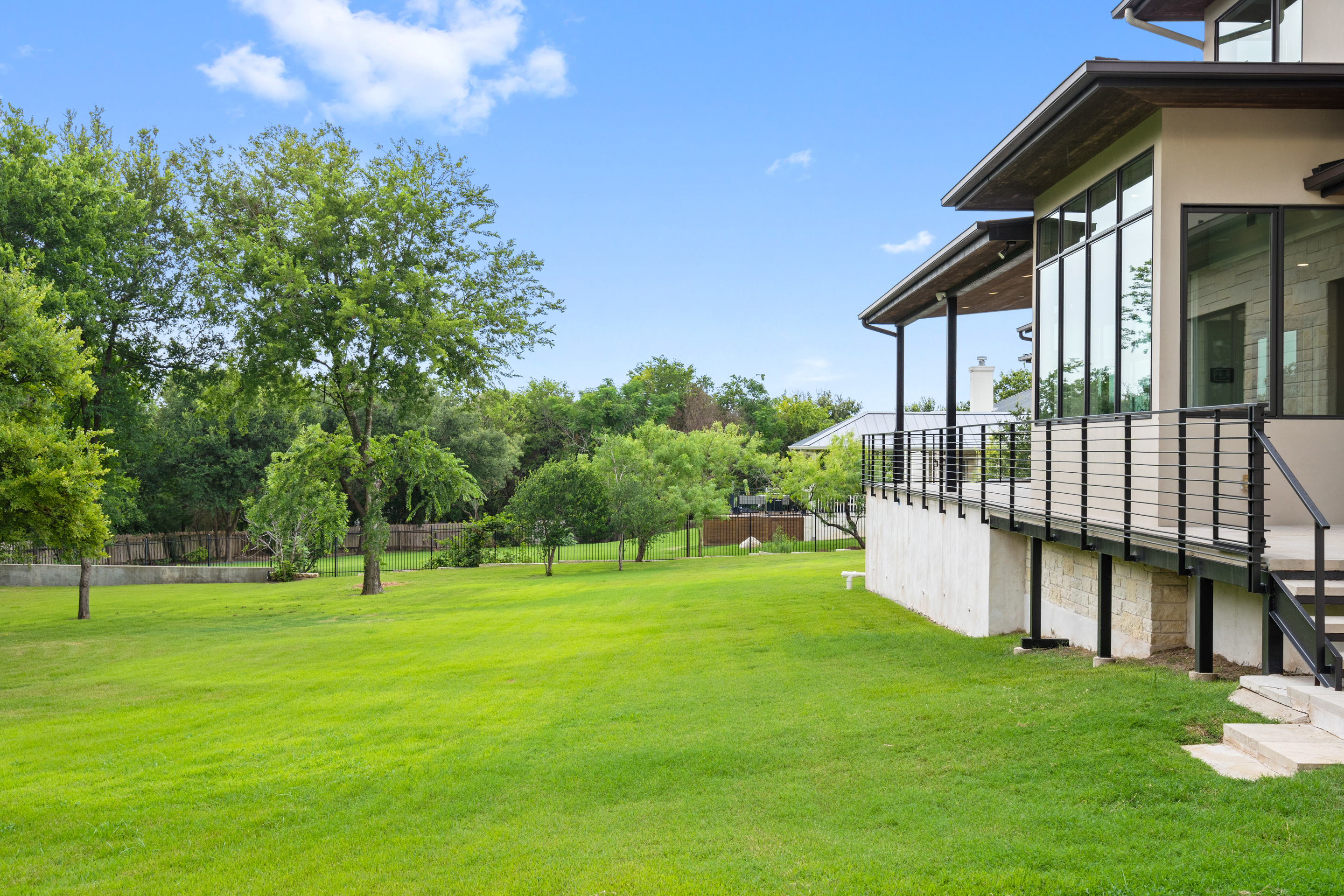 302 Bent Tree Court 