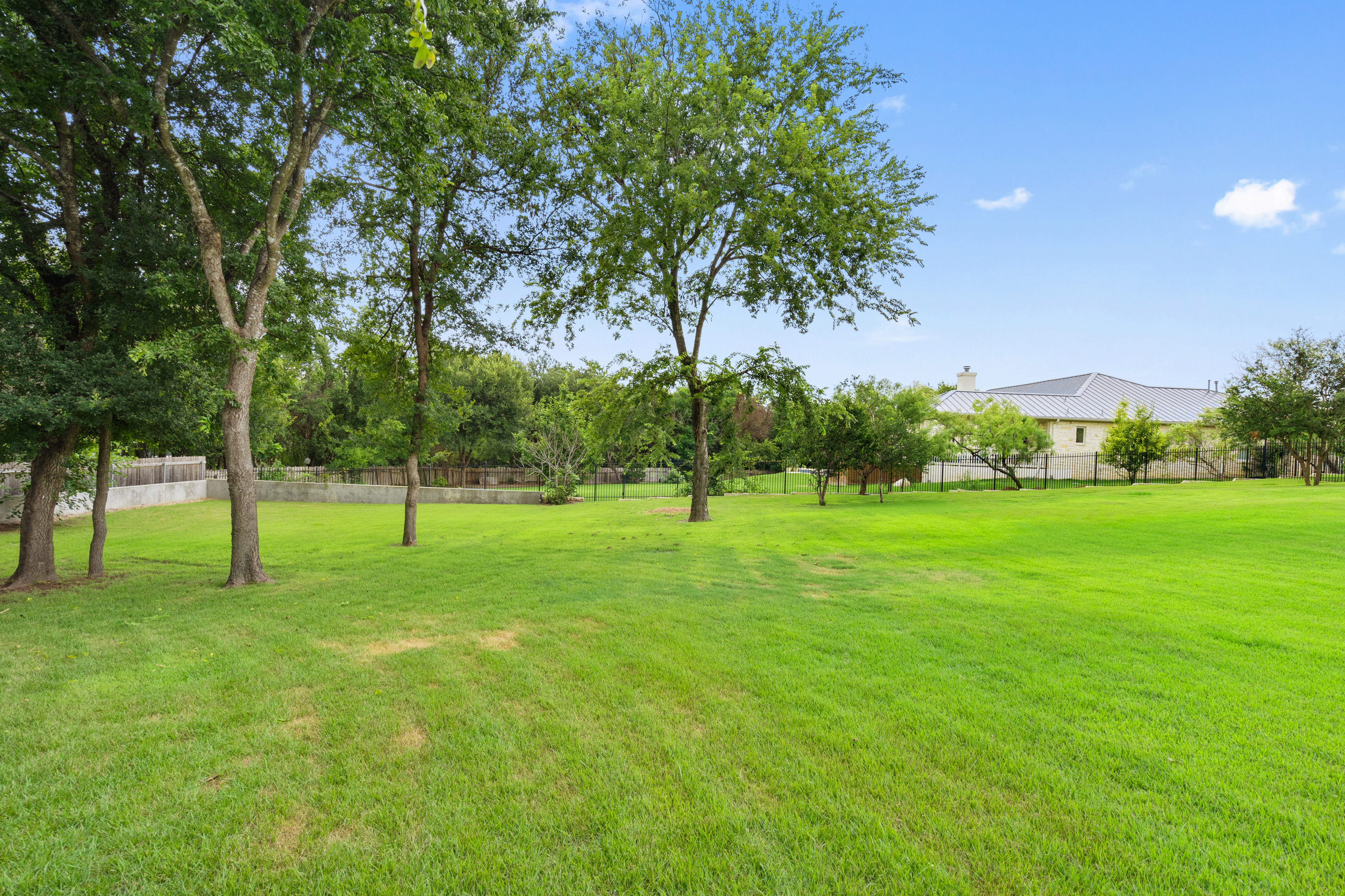302 Bent Tree Court 