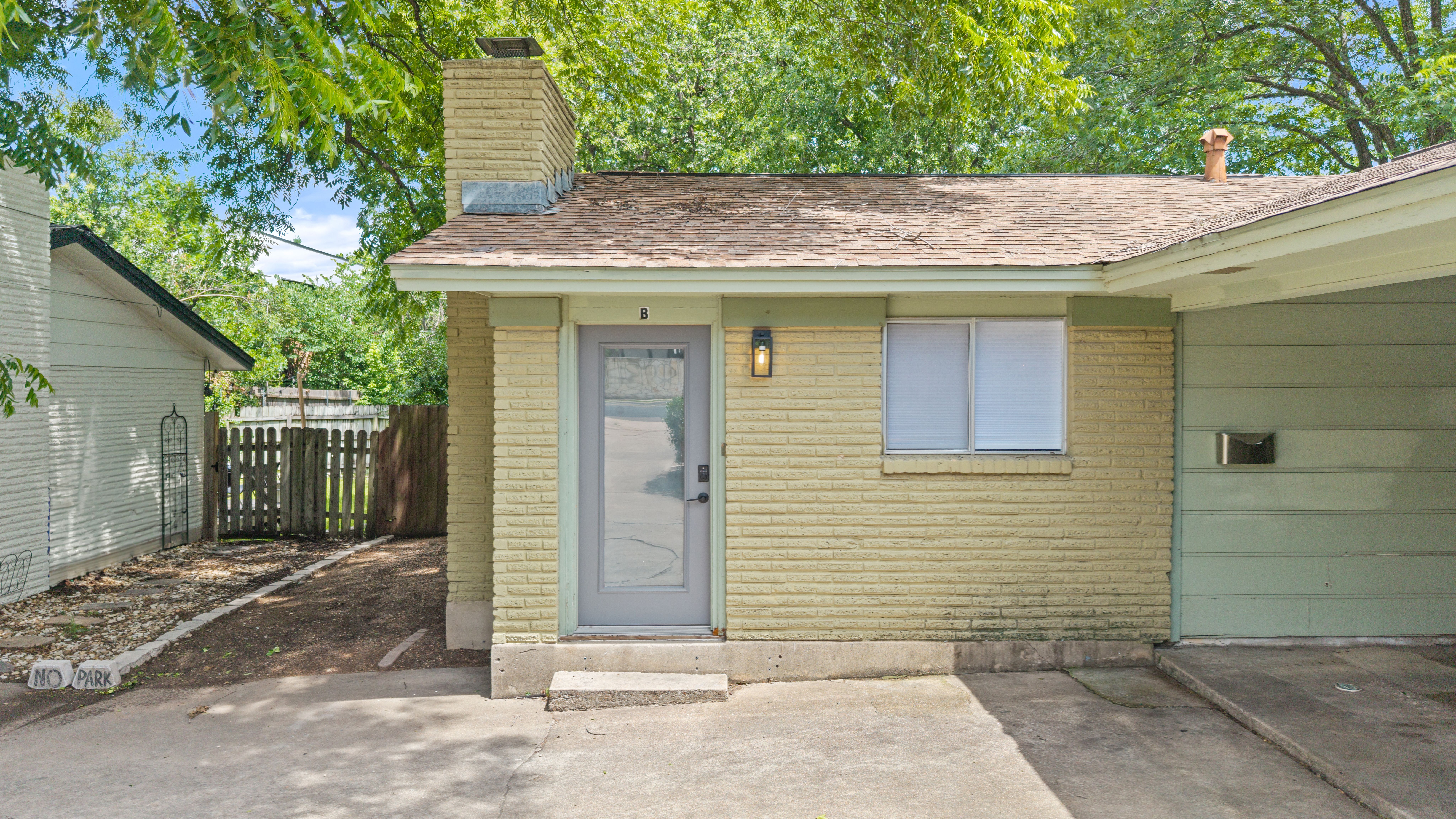 1717 Bluebonnet Lane 
