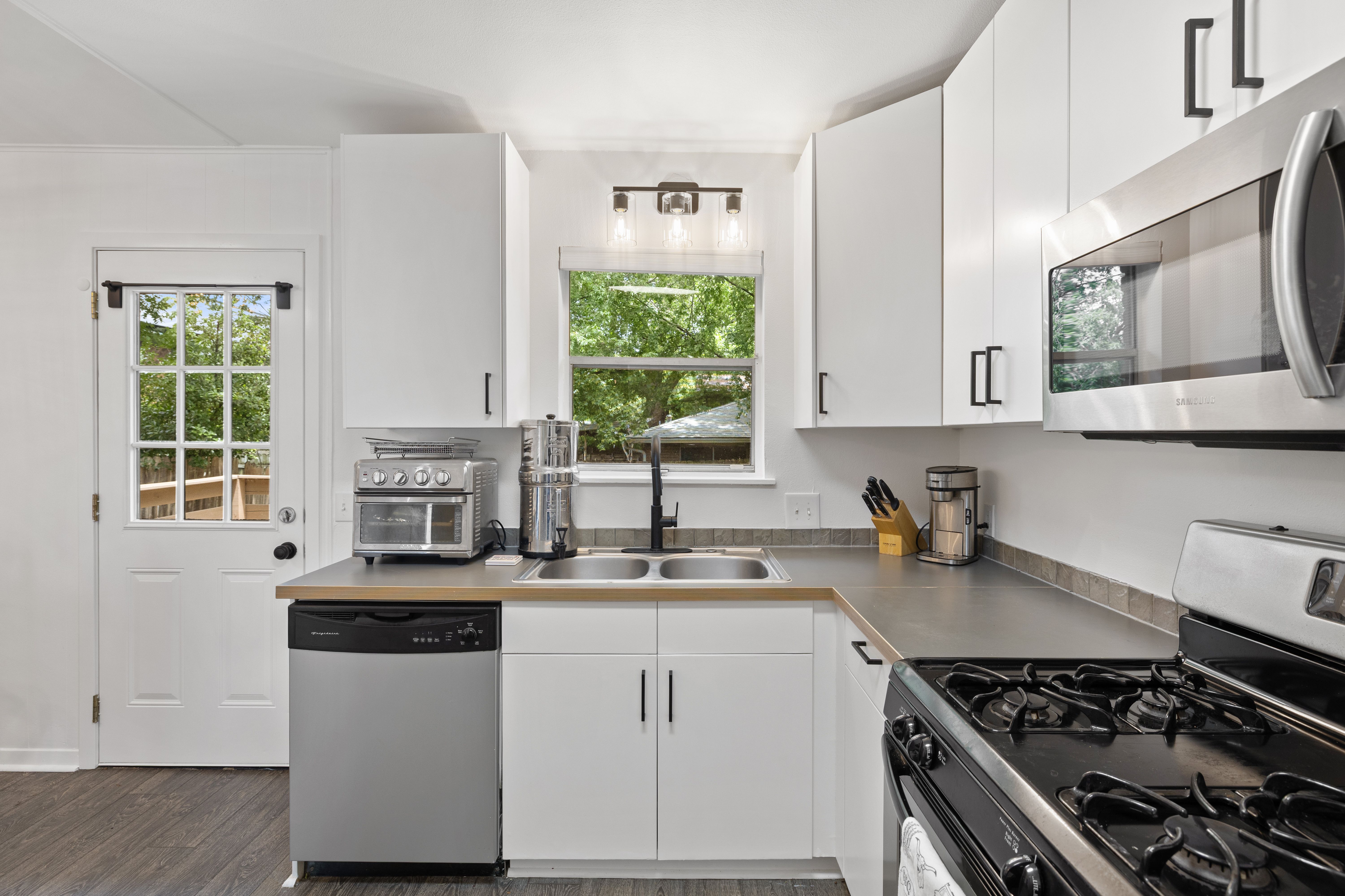 1717 Bluebonnet Lane 