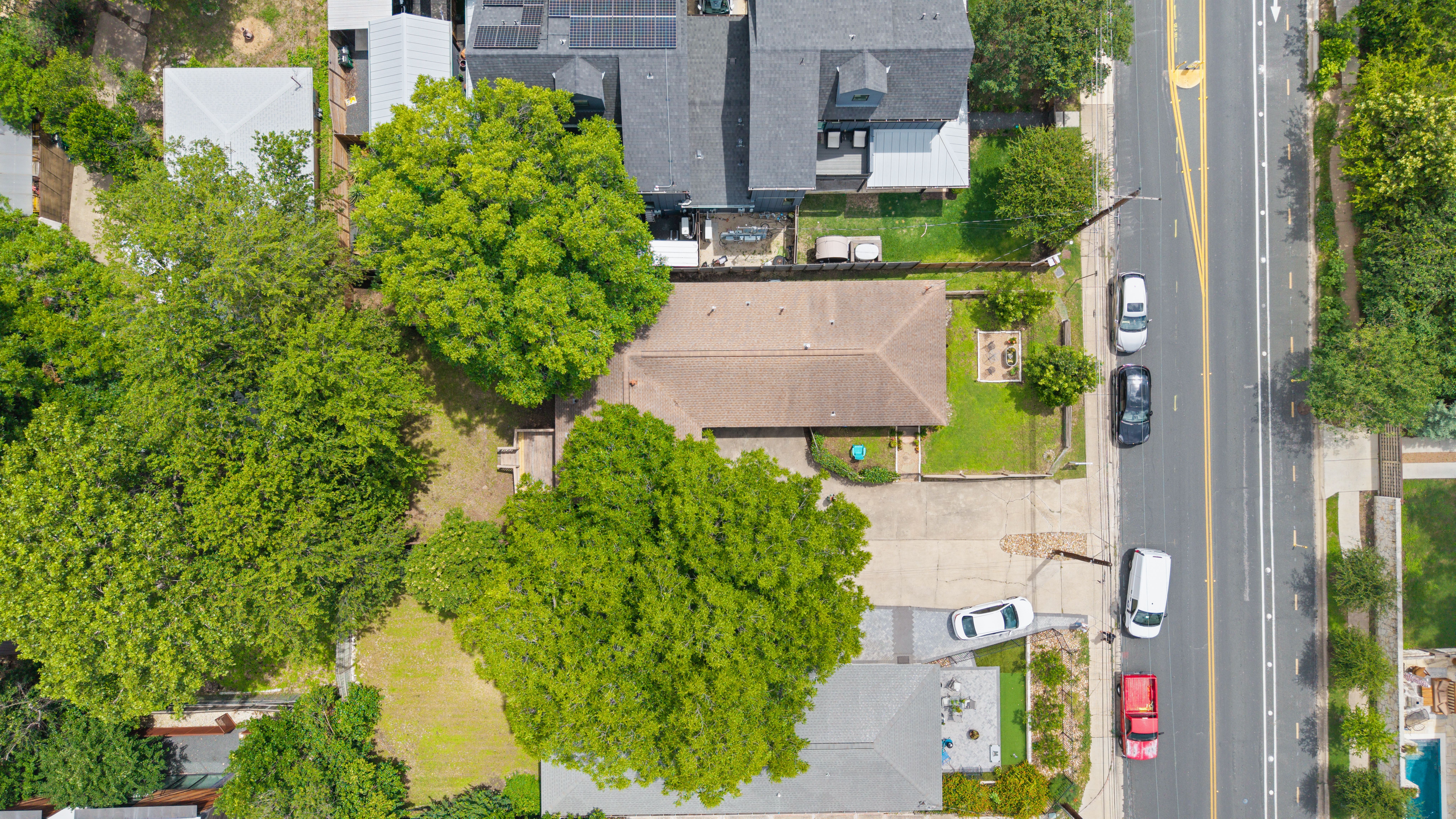 1717 Bluebonnet Lane 