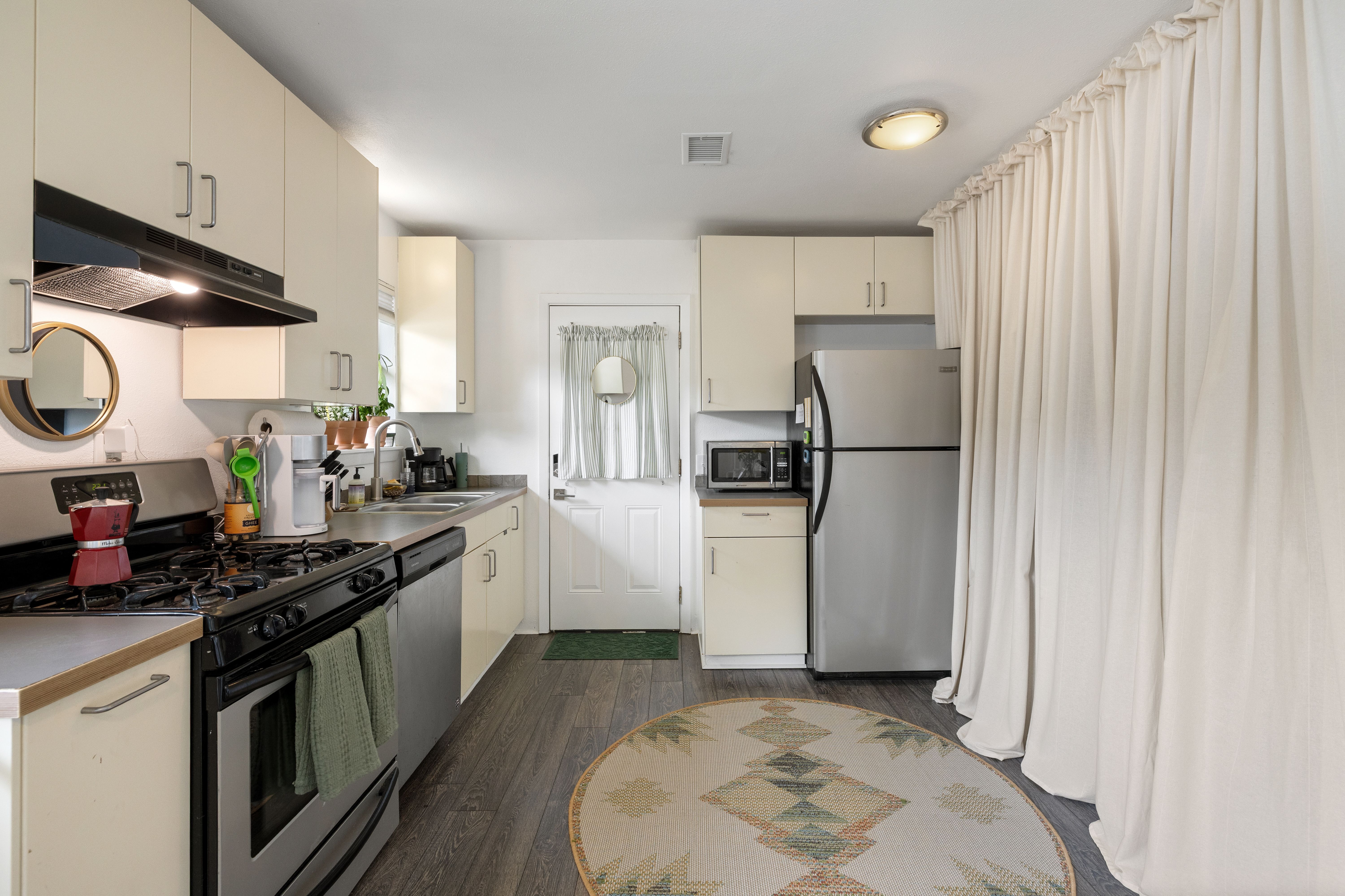 1717 Bluebonnet Lane 