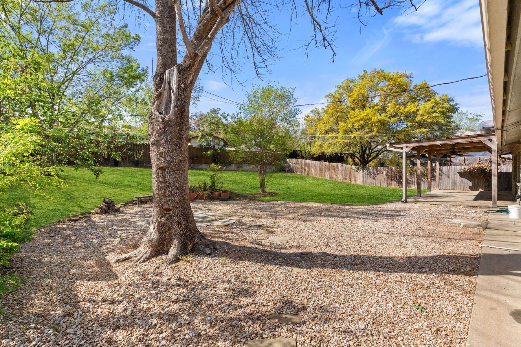 2212 East Side Drive 