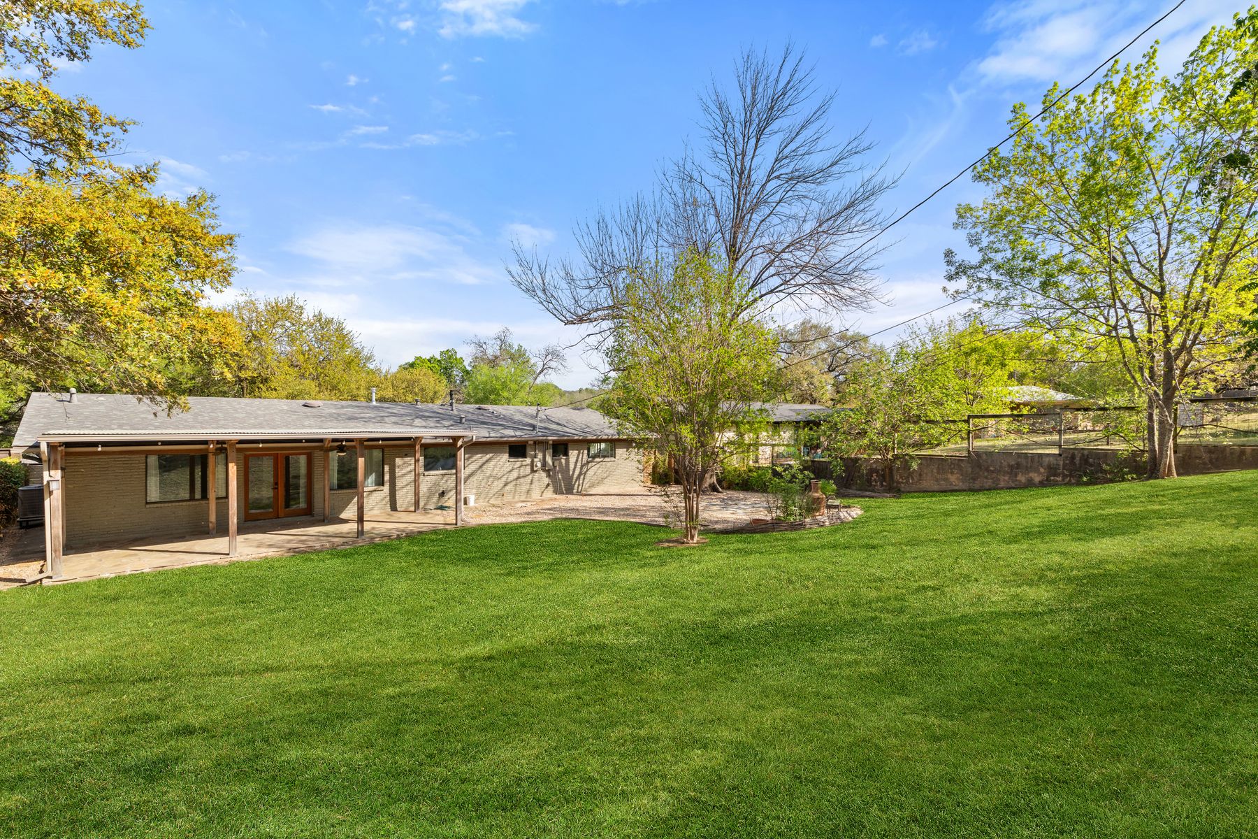 2212 East Side Drive 