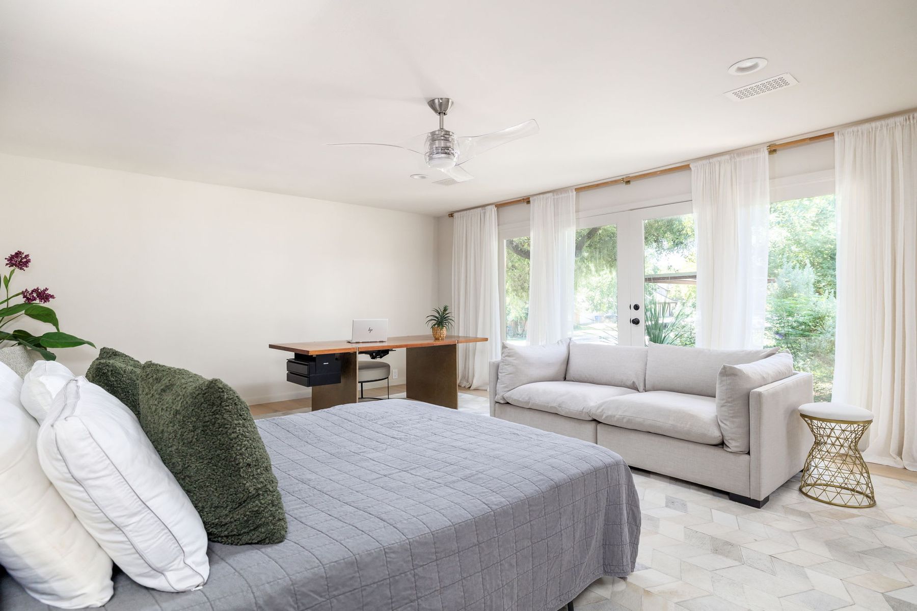 2212 East Side Drive 