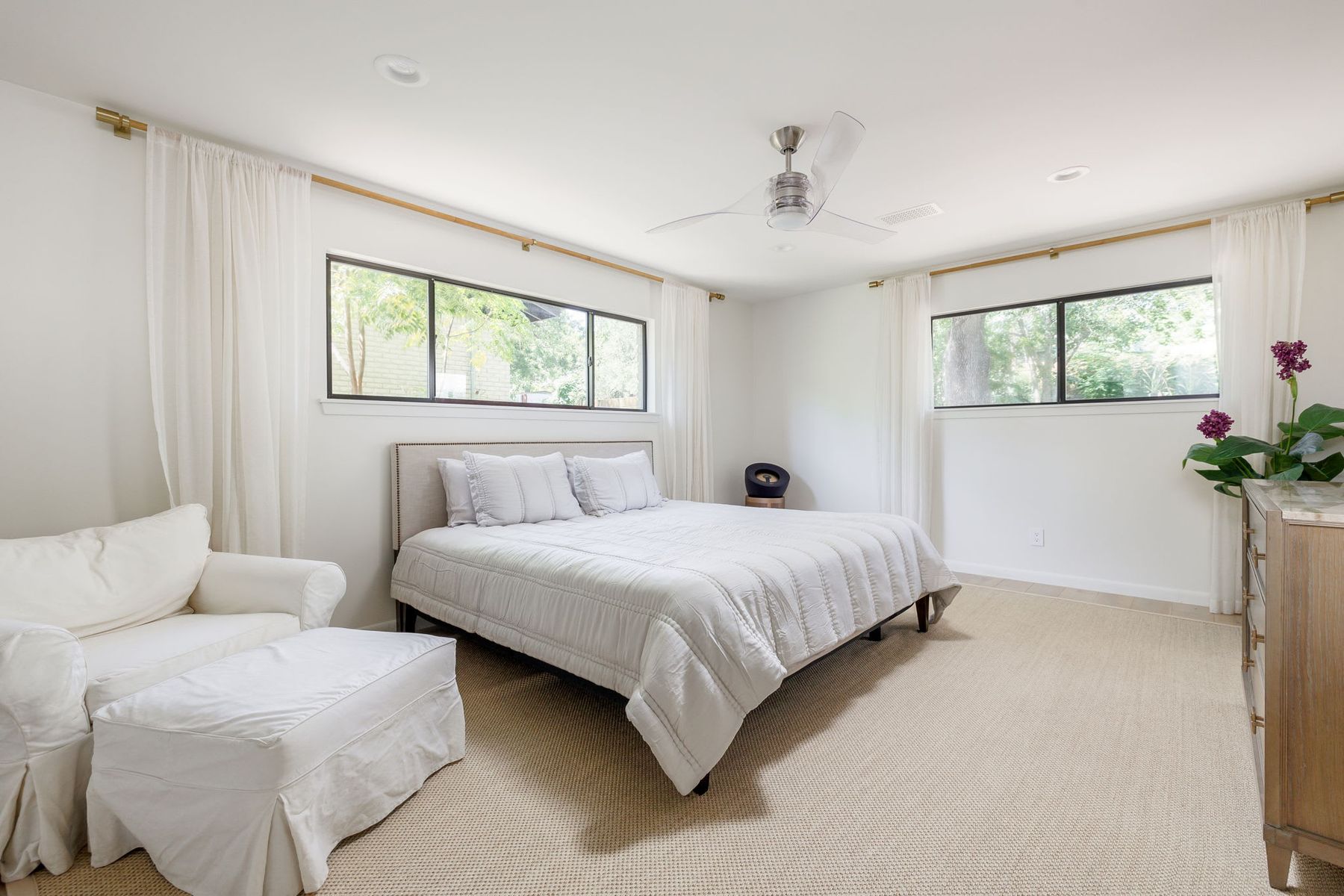 2212 East Side Drive 