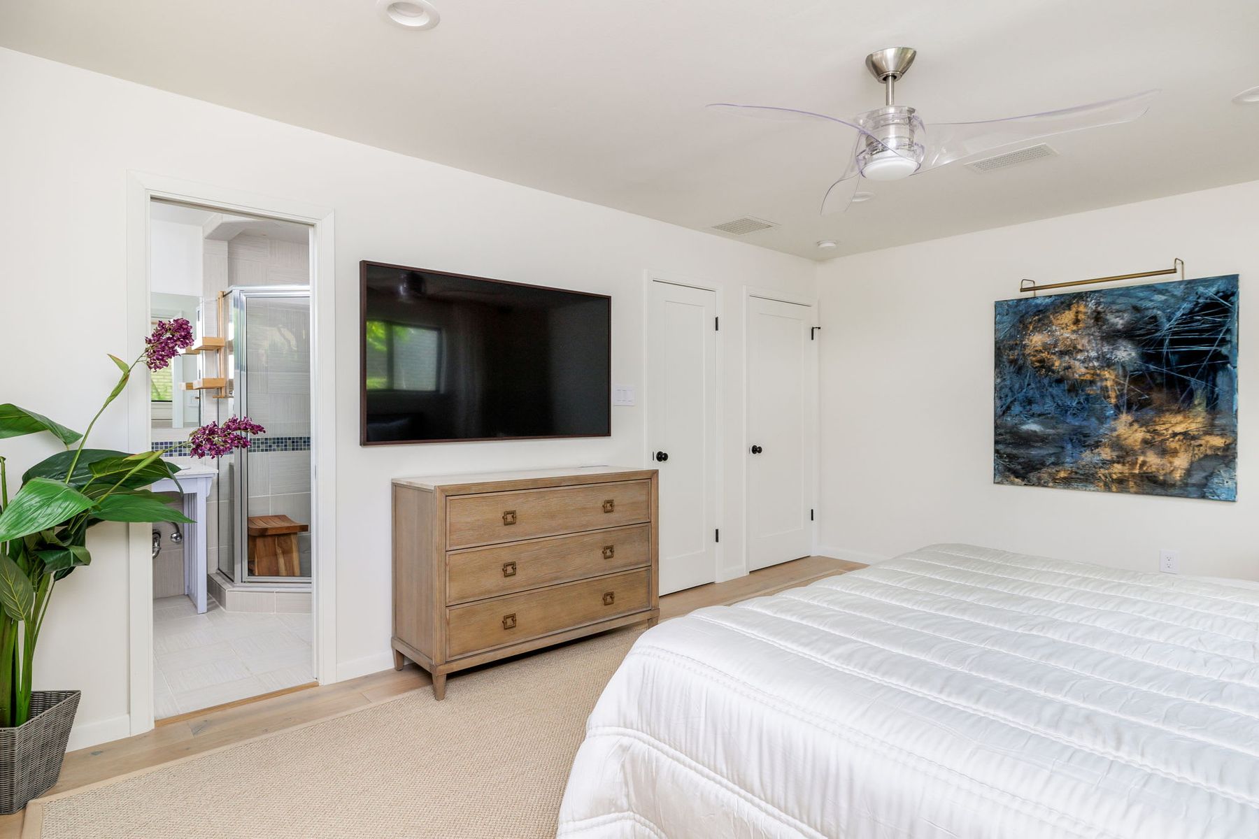 2212 East Side Drive 