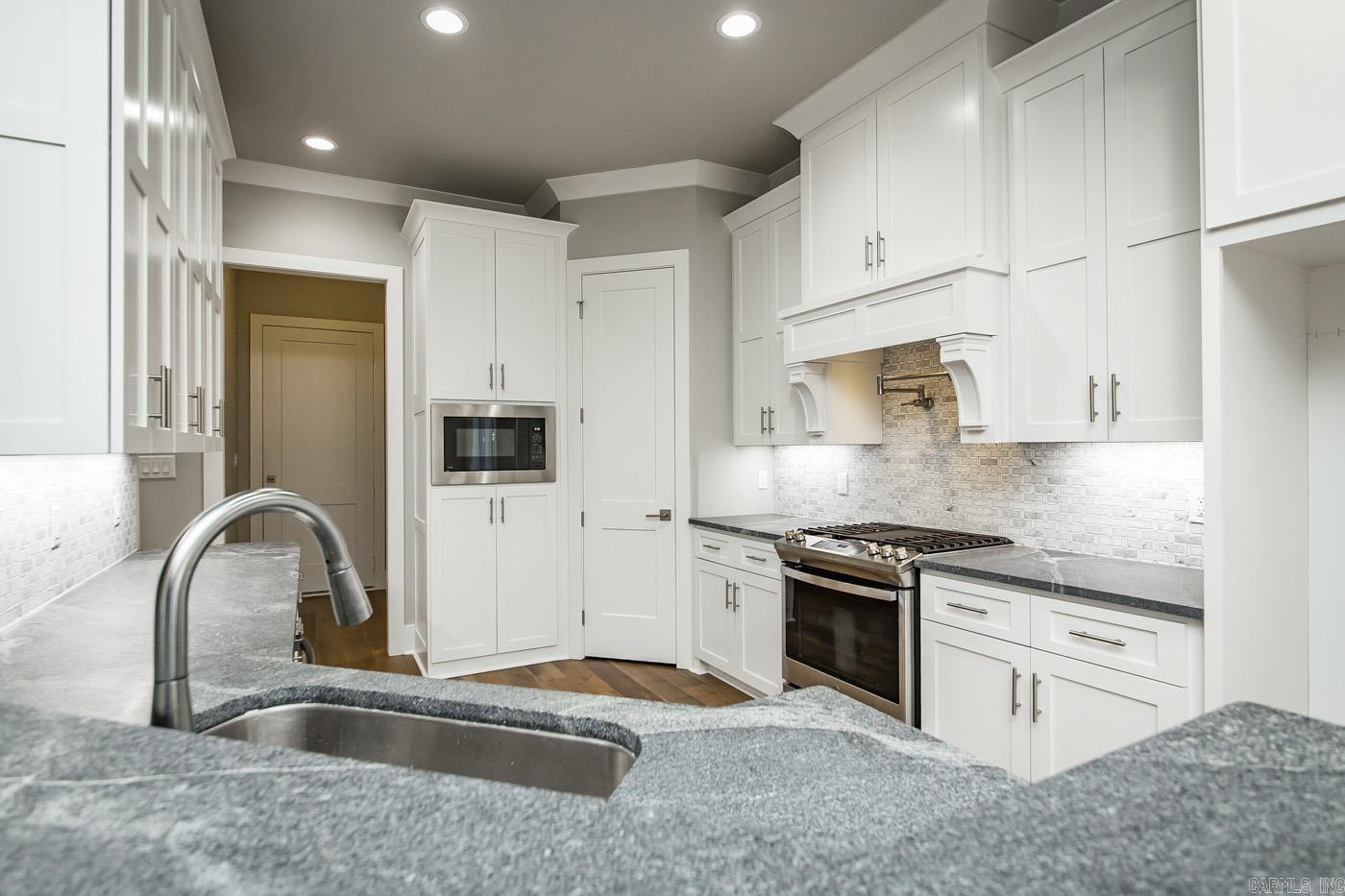7204 Scotthaven