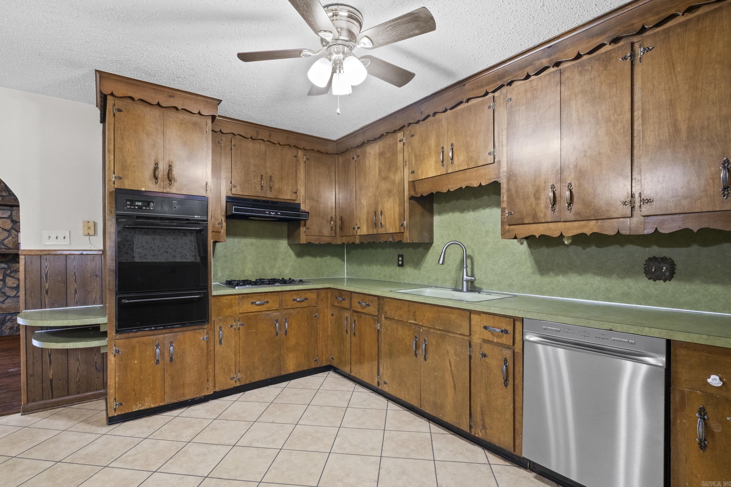 5605 N Walnut Rd. Road