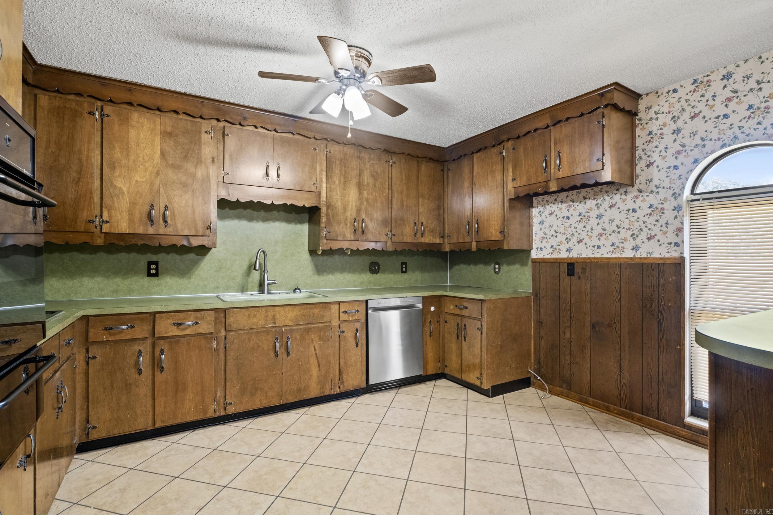 5605 N Walnut Rd. Road