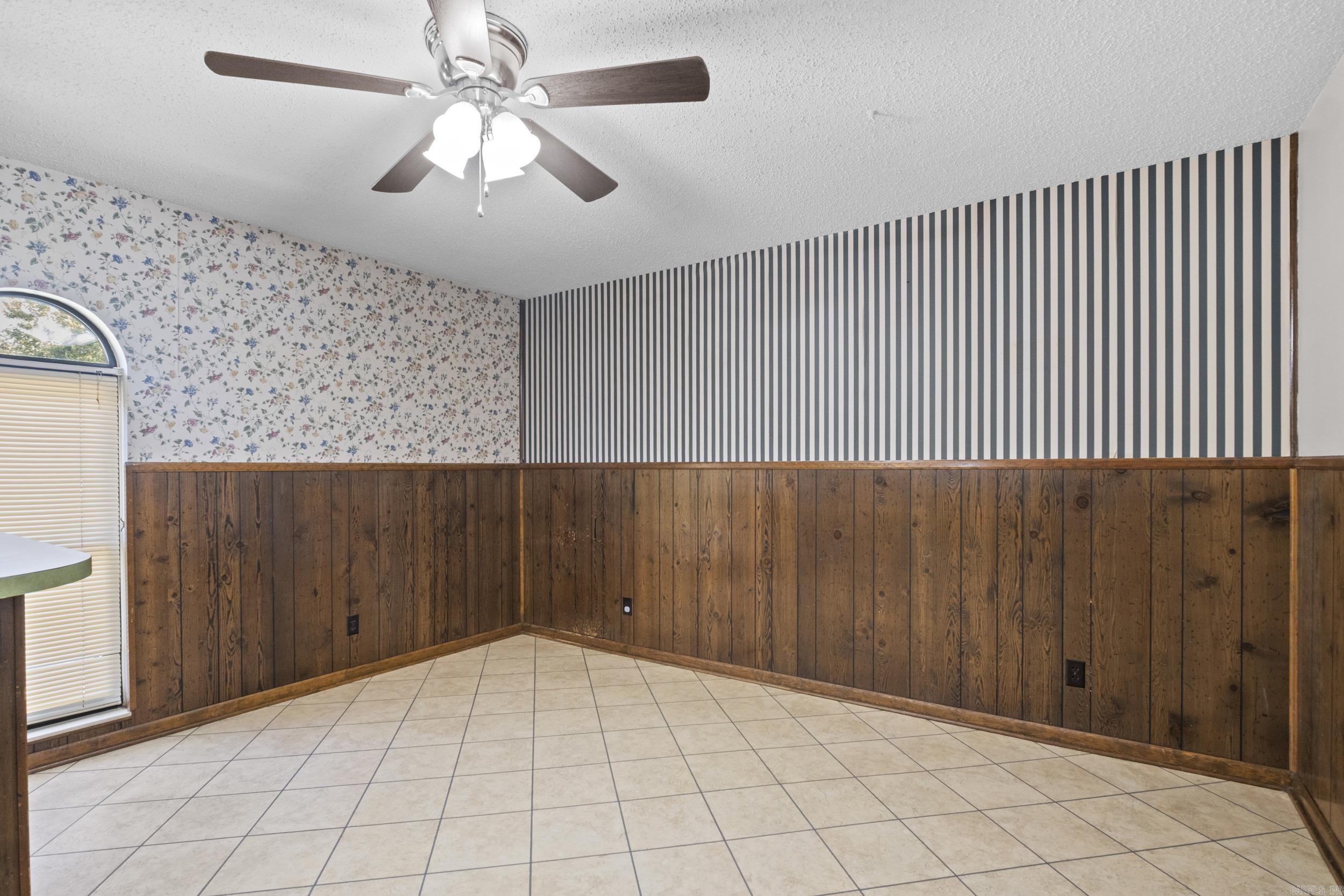 5605 N Walnut Rd. Road