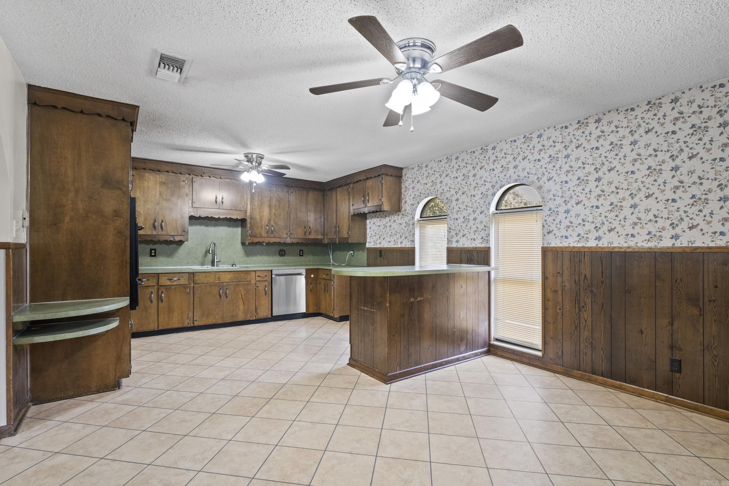 5605 N Walnut Rd. Road