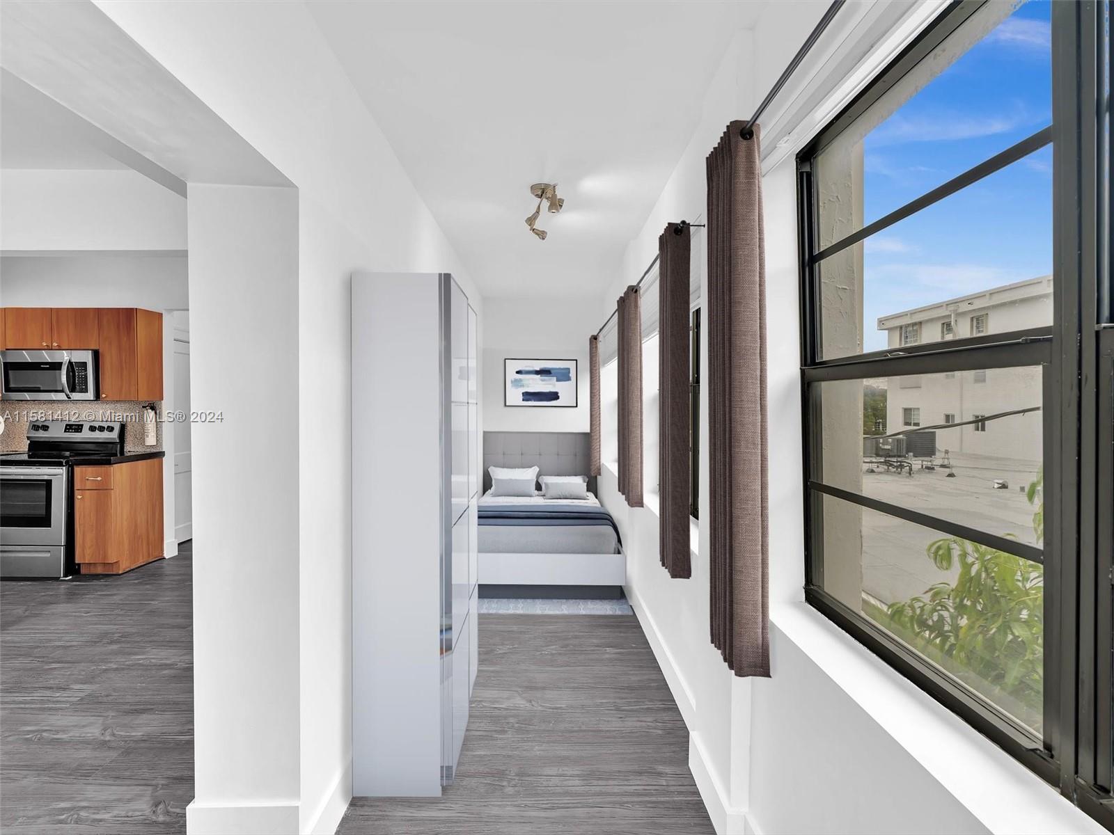 934 Michigan Ave # 305