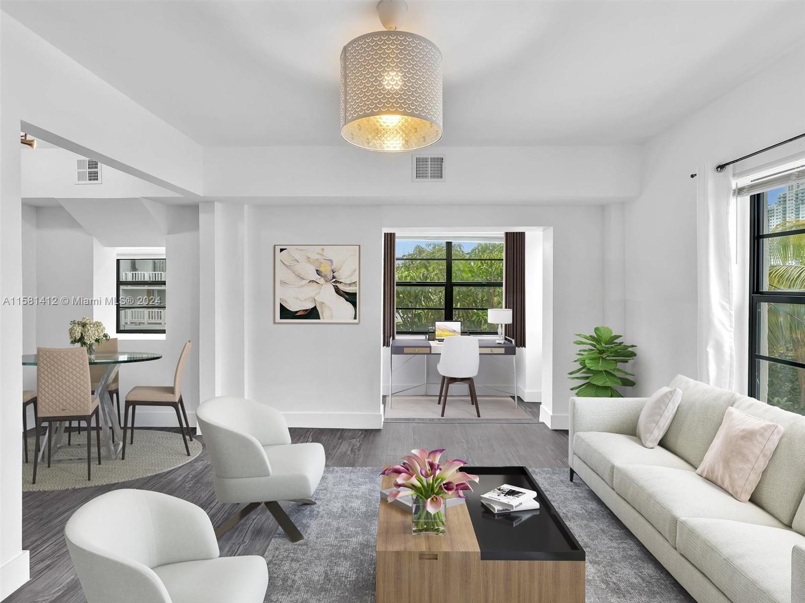 934 Michigan Ave # 305