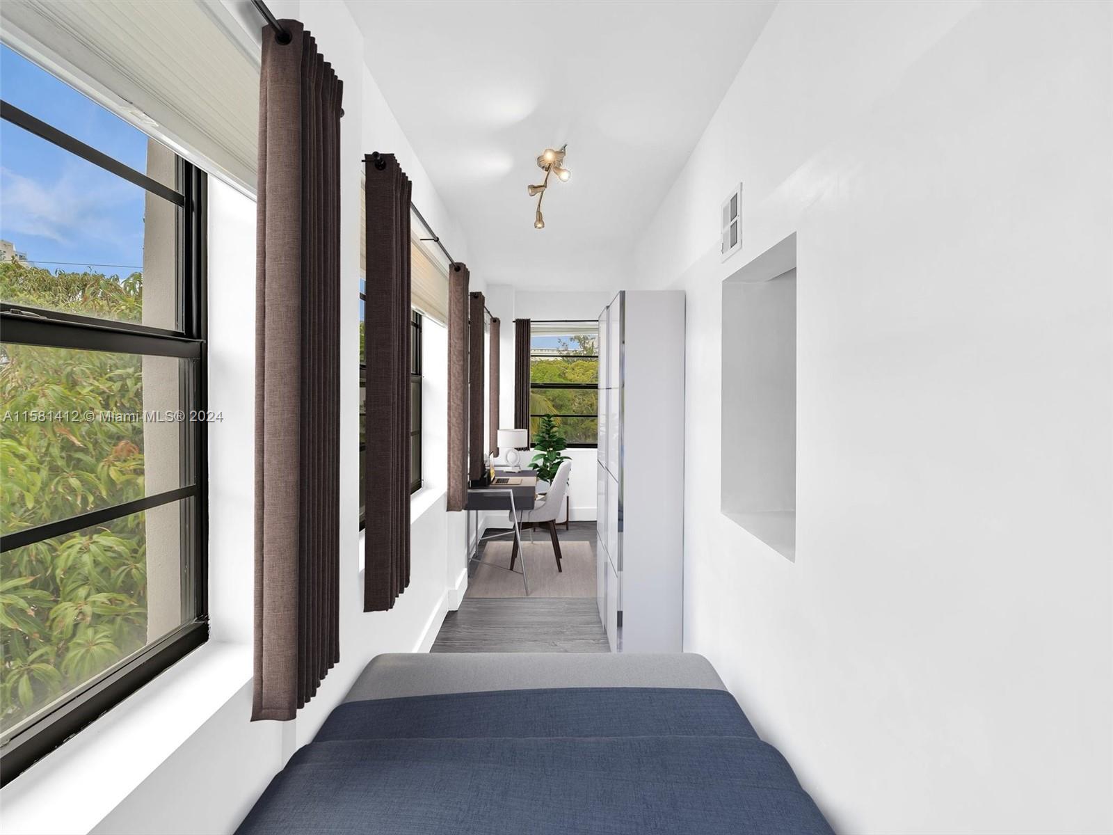 934 Michigan Ave # 305
