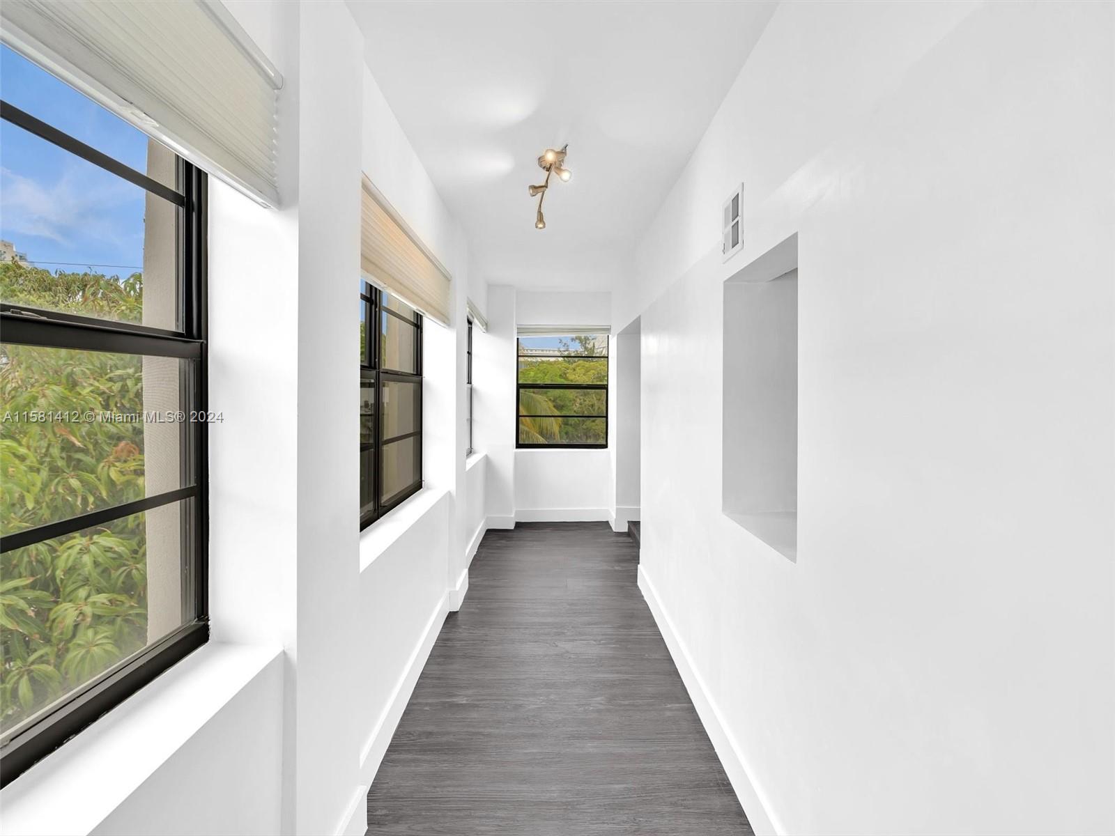934 Michigan Ave # 305