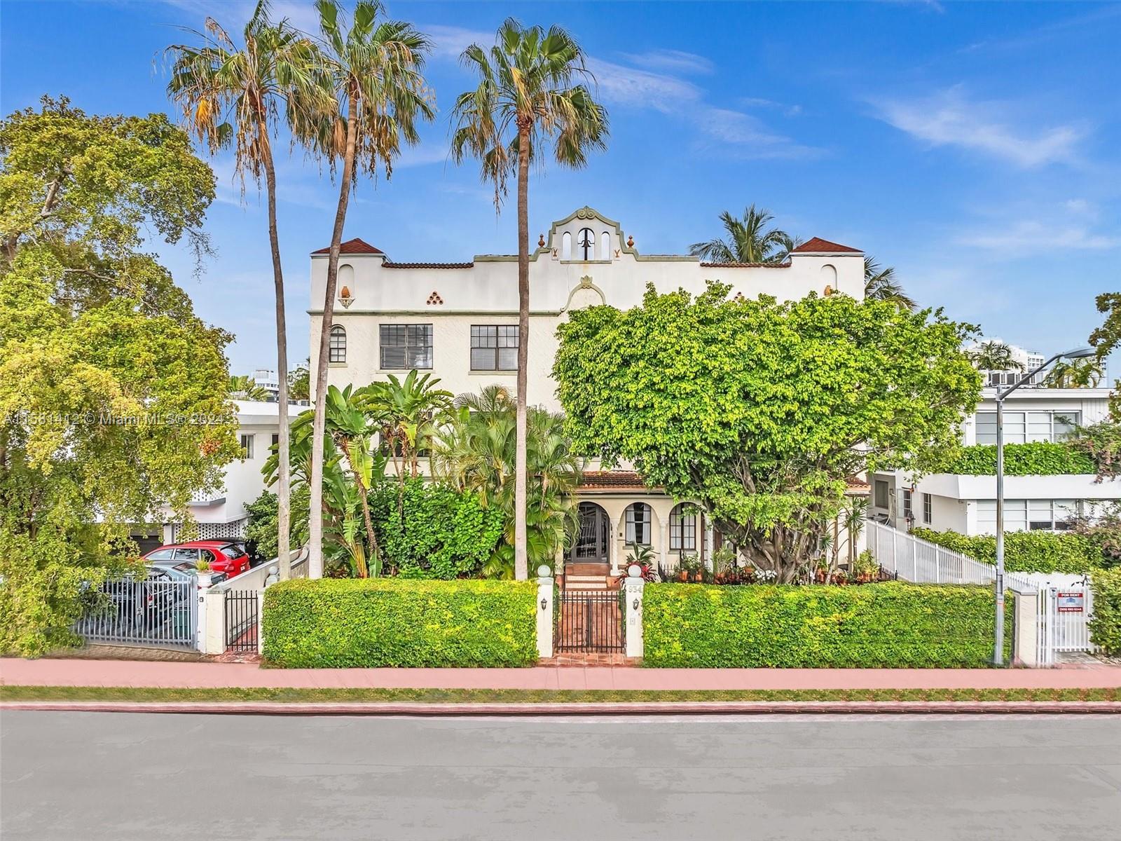 934 Michigan Ave # 305