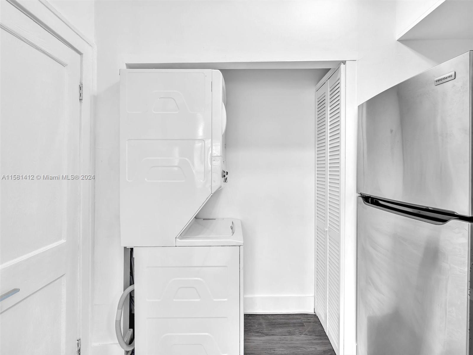 934 Michigan Ave # 305