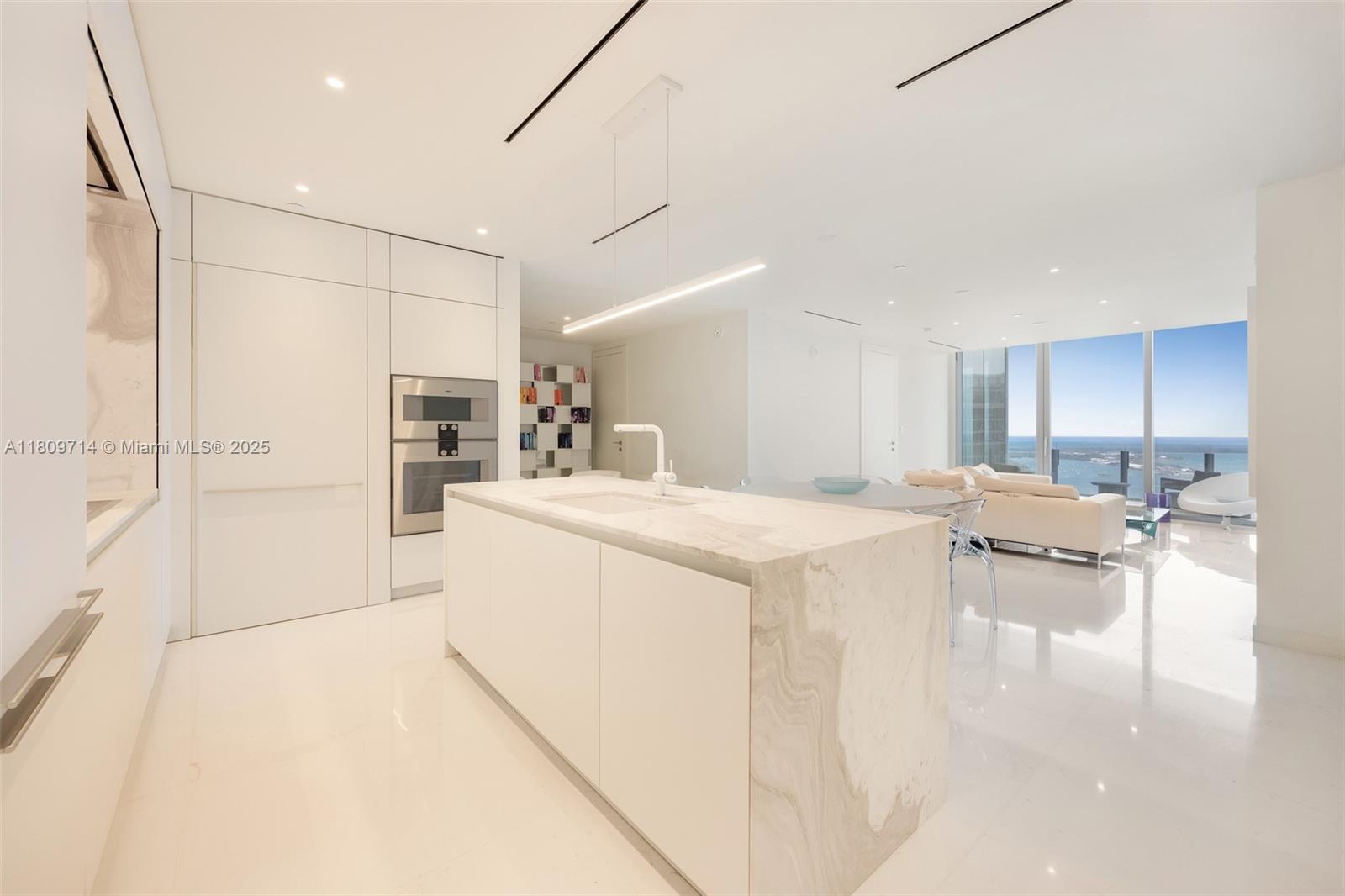 300 Biscayne Boulevard Way # 5205W
